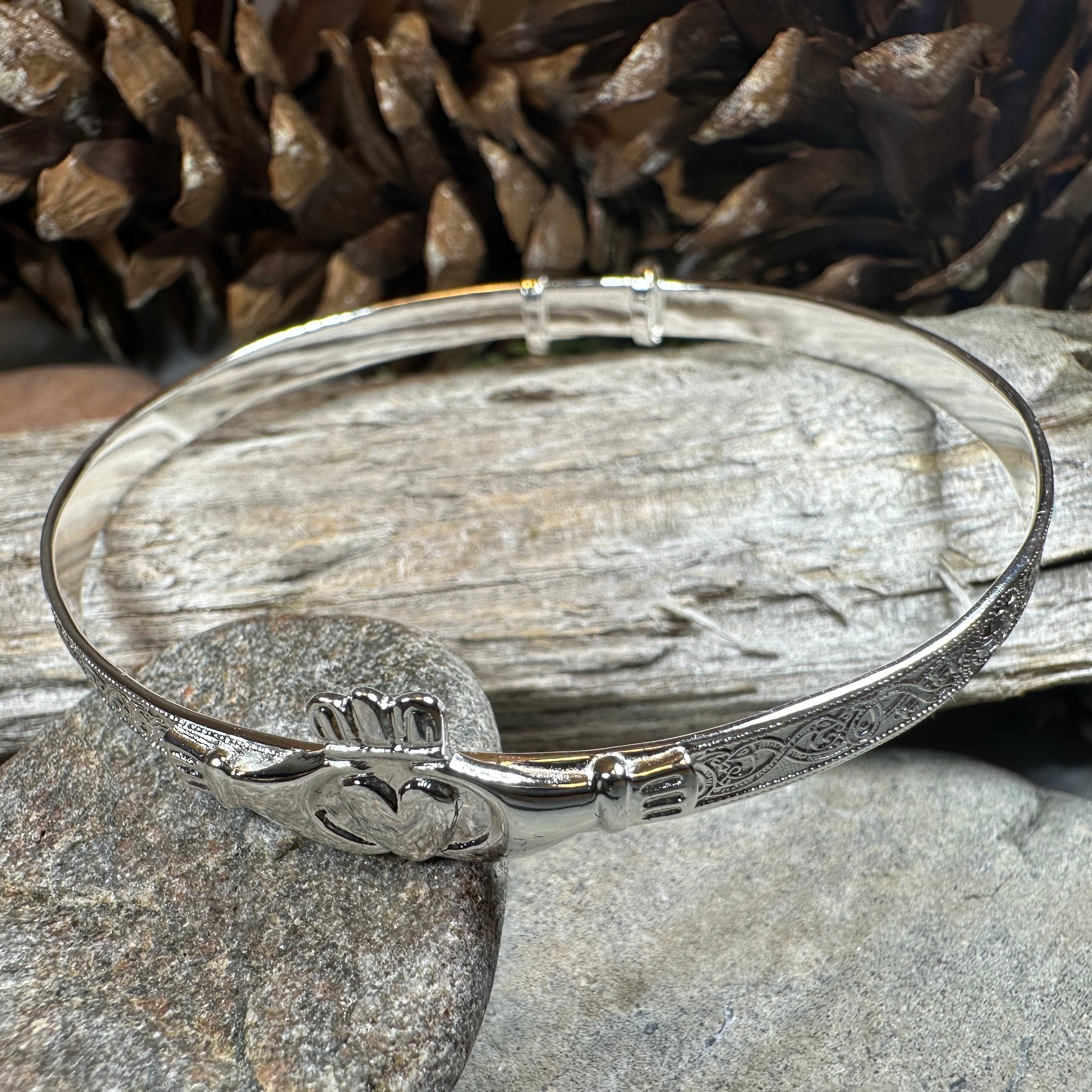 Old World Style Claddagh Bracelet