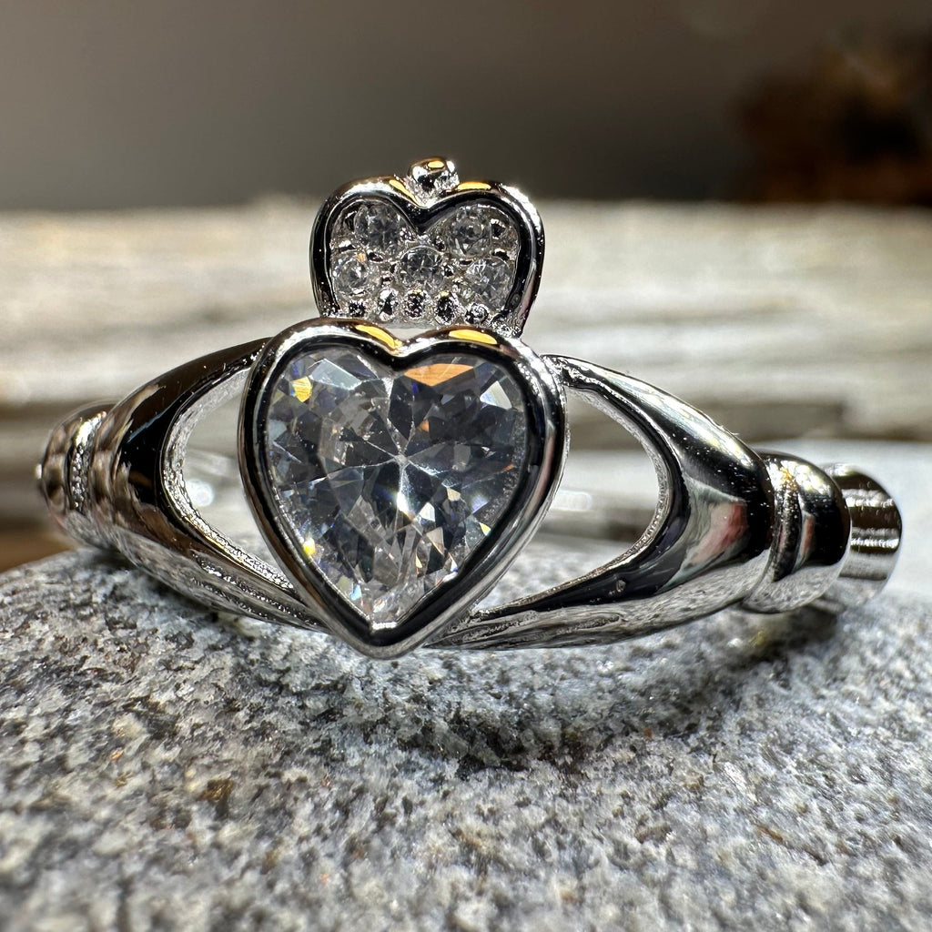 Debutante Claddagh Ring