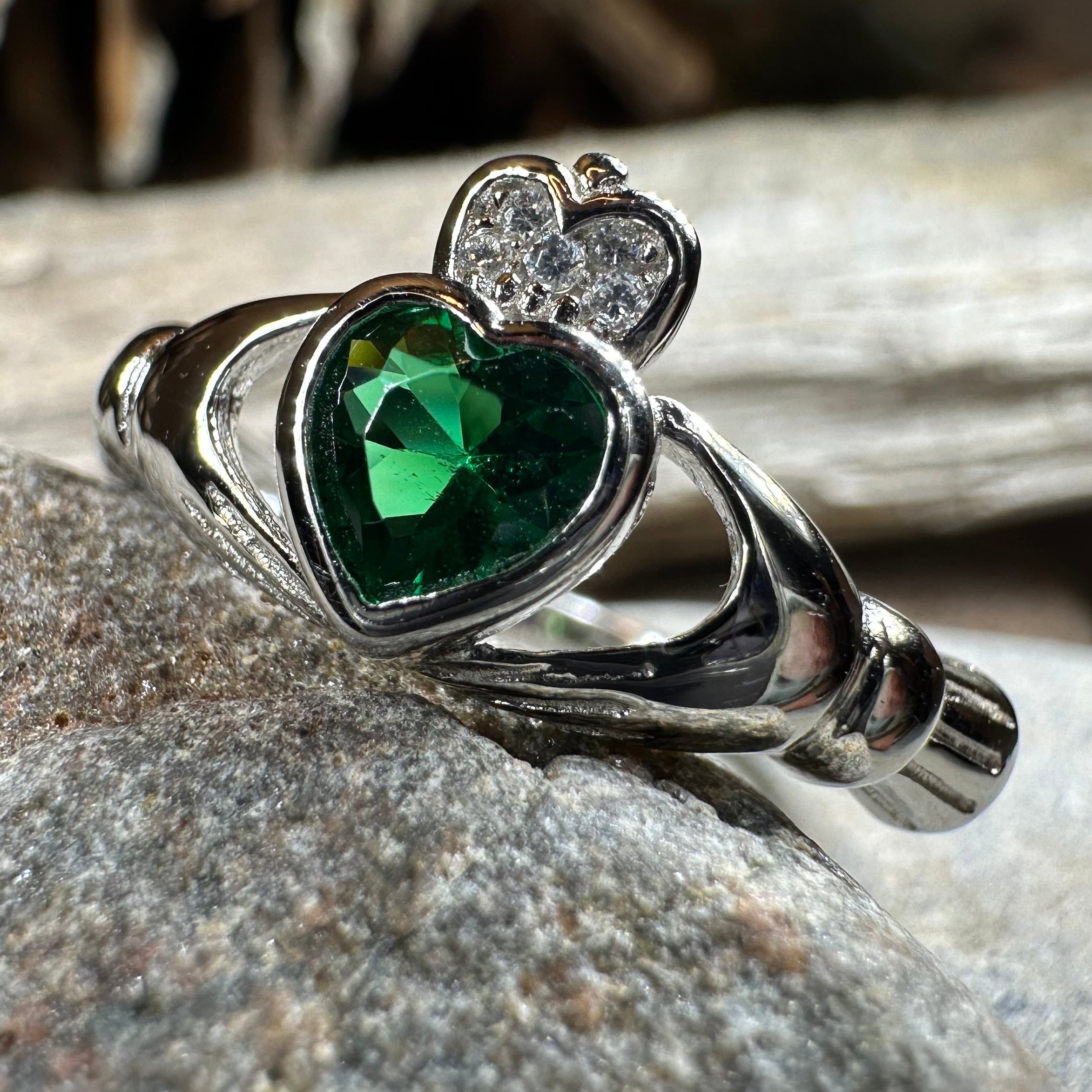 Emerald Meadow Irish Claddagh Ring