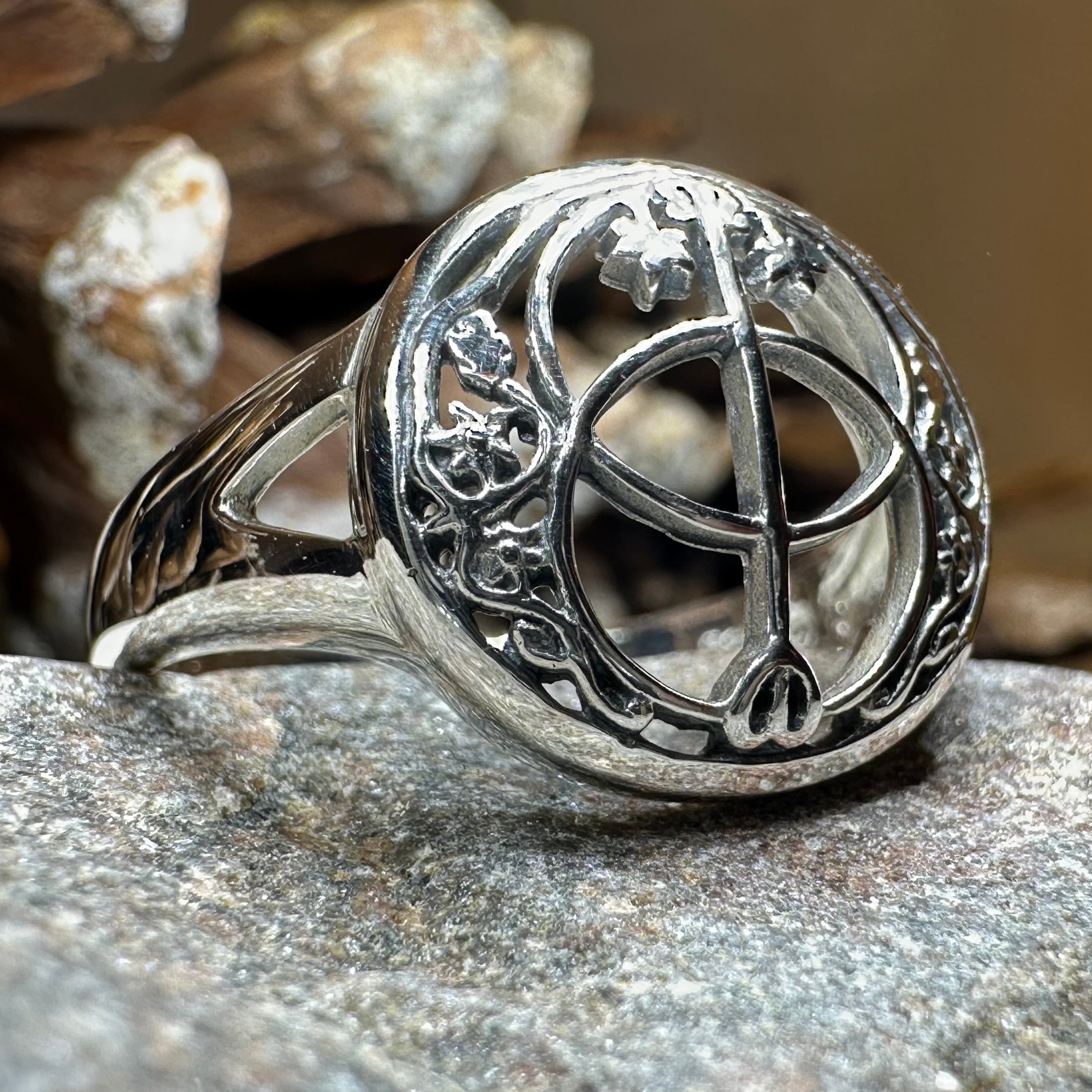 Chalice Well Ring