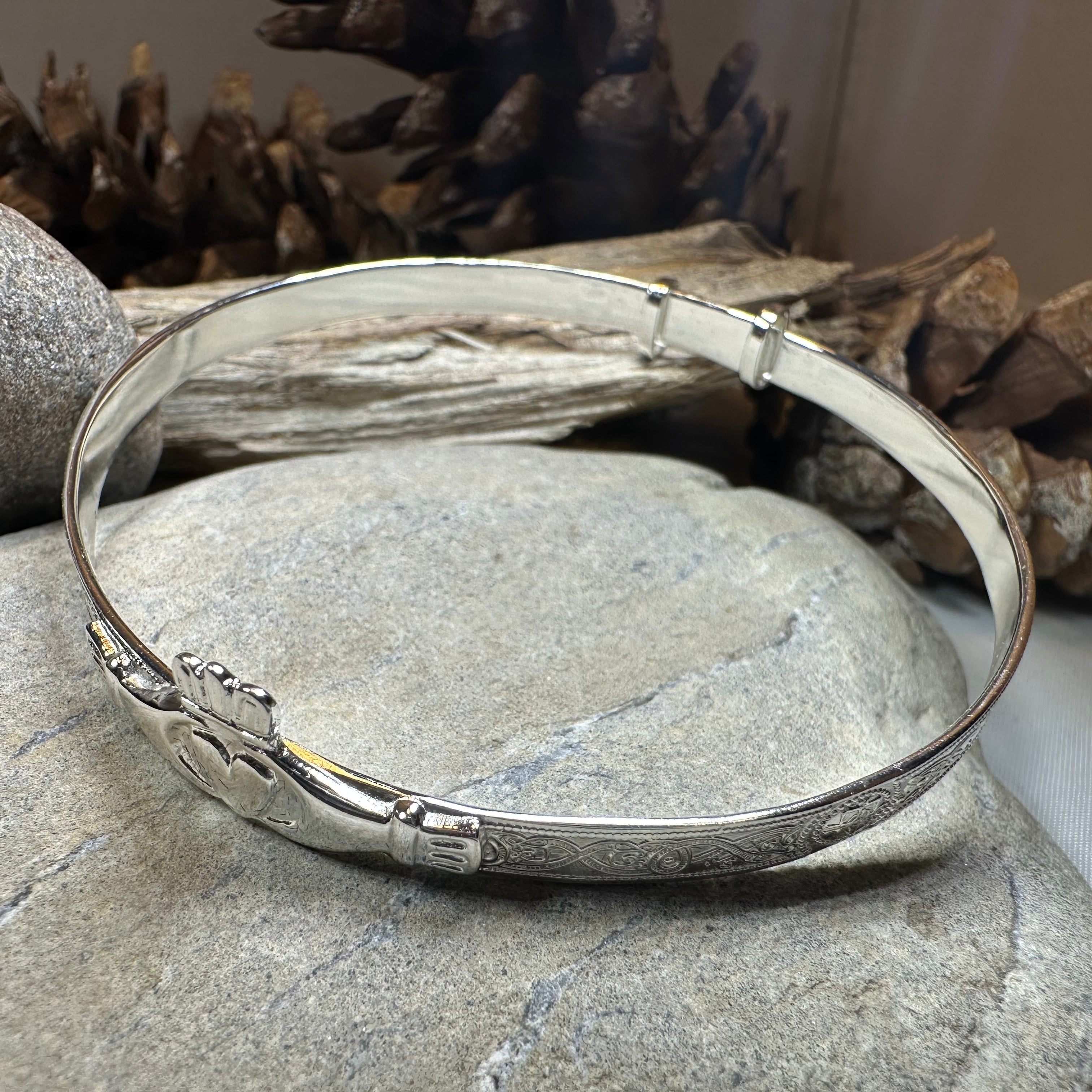 Old World Style Claddagh Bracelet