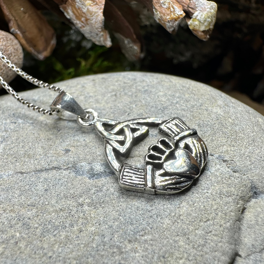 Ireland Claddagh Necklace