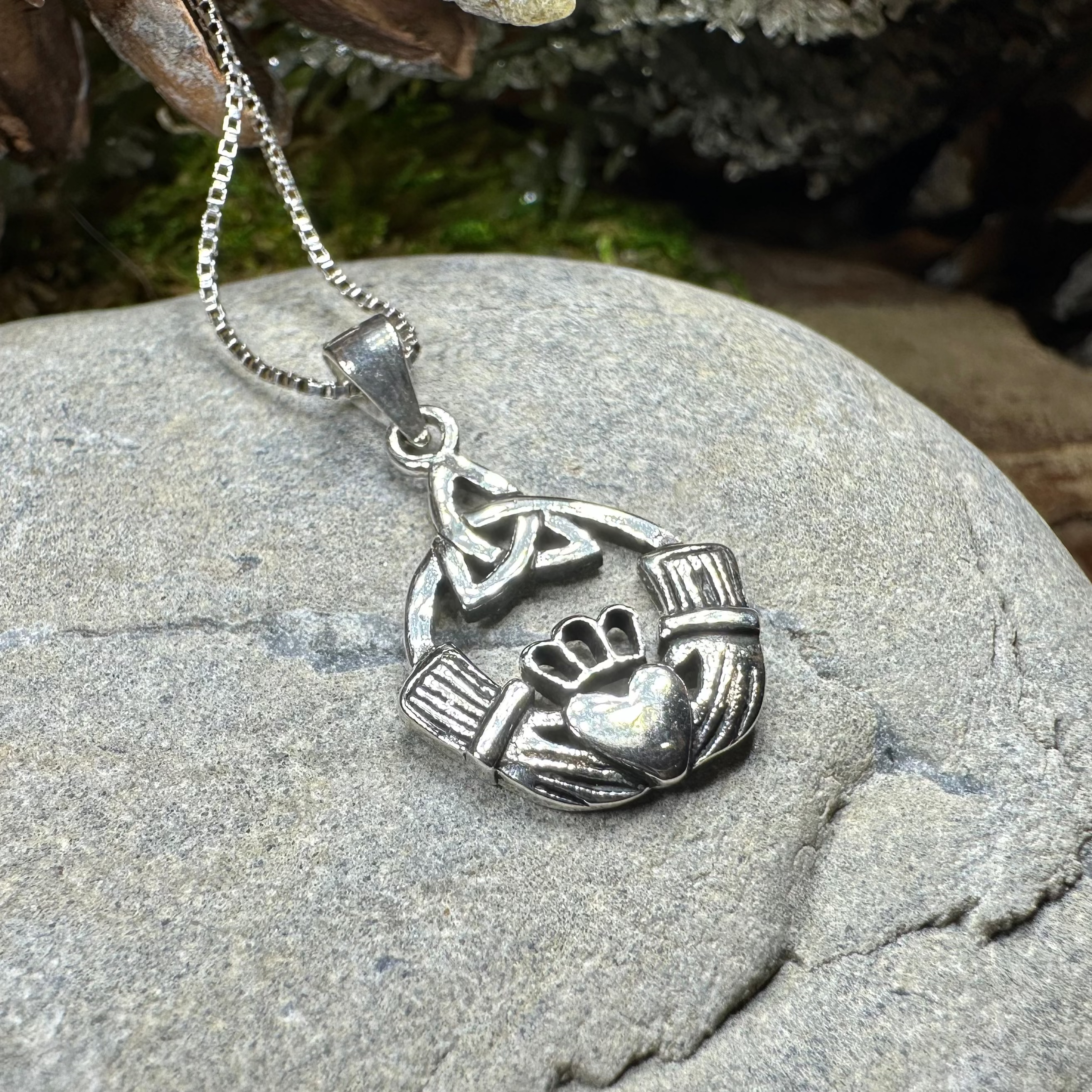 Ireland Claddagh Necklace