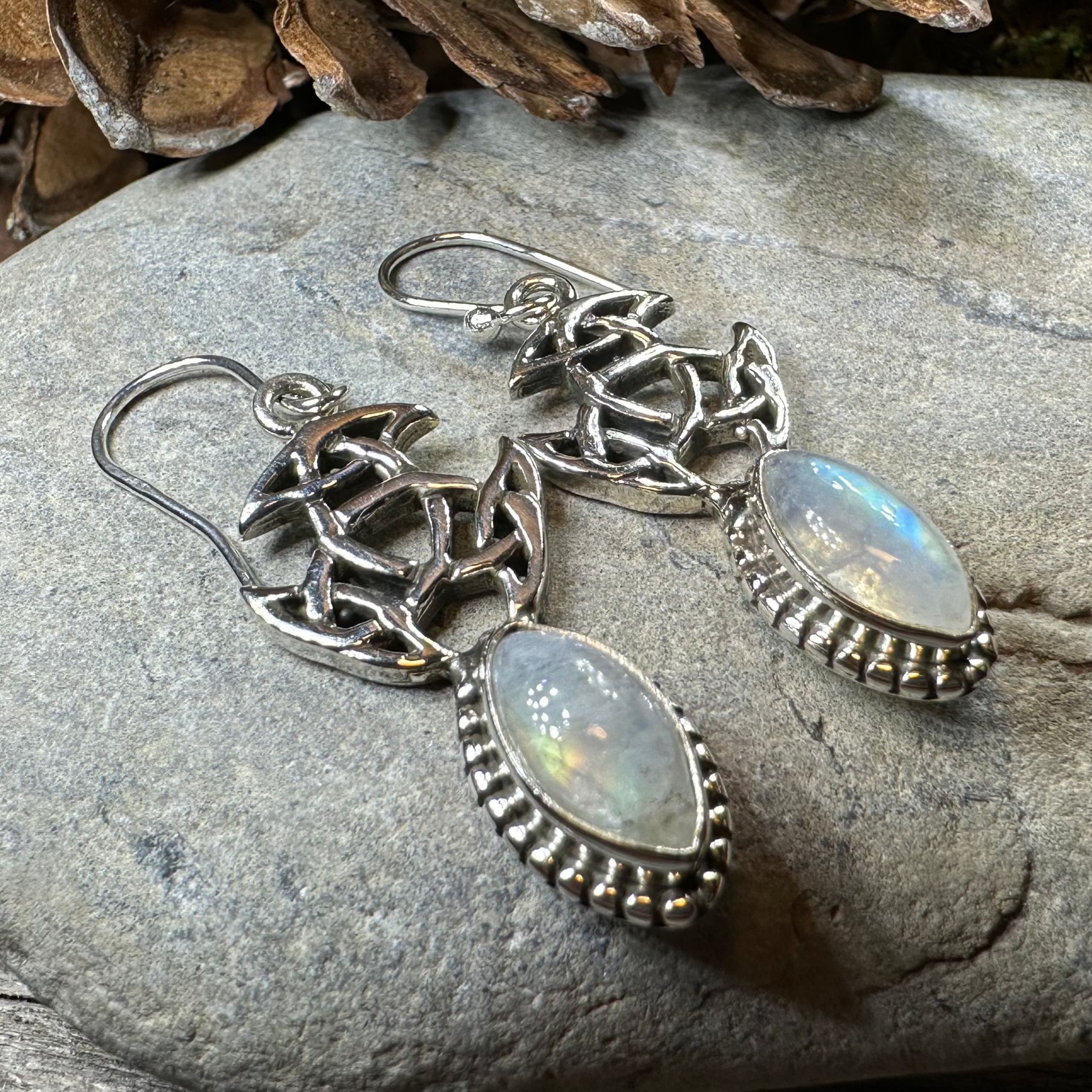 Laidir Celtic Knot Earrings