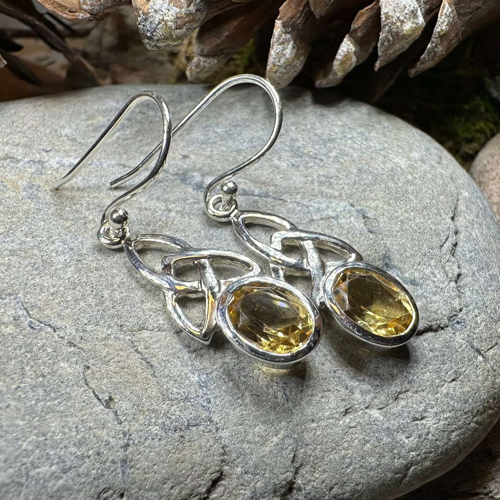 Hellena Trinity Knot Earrings