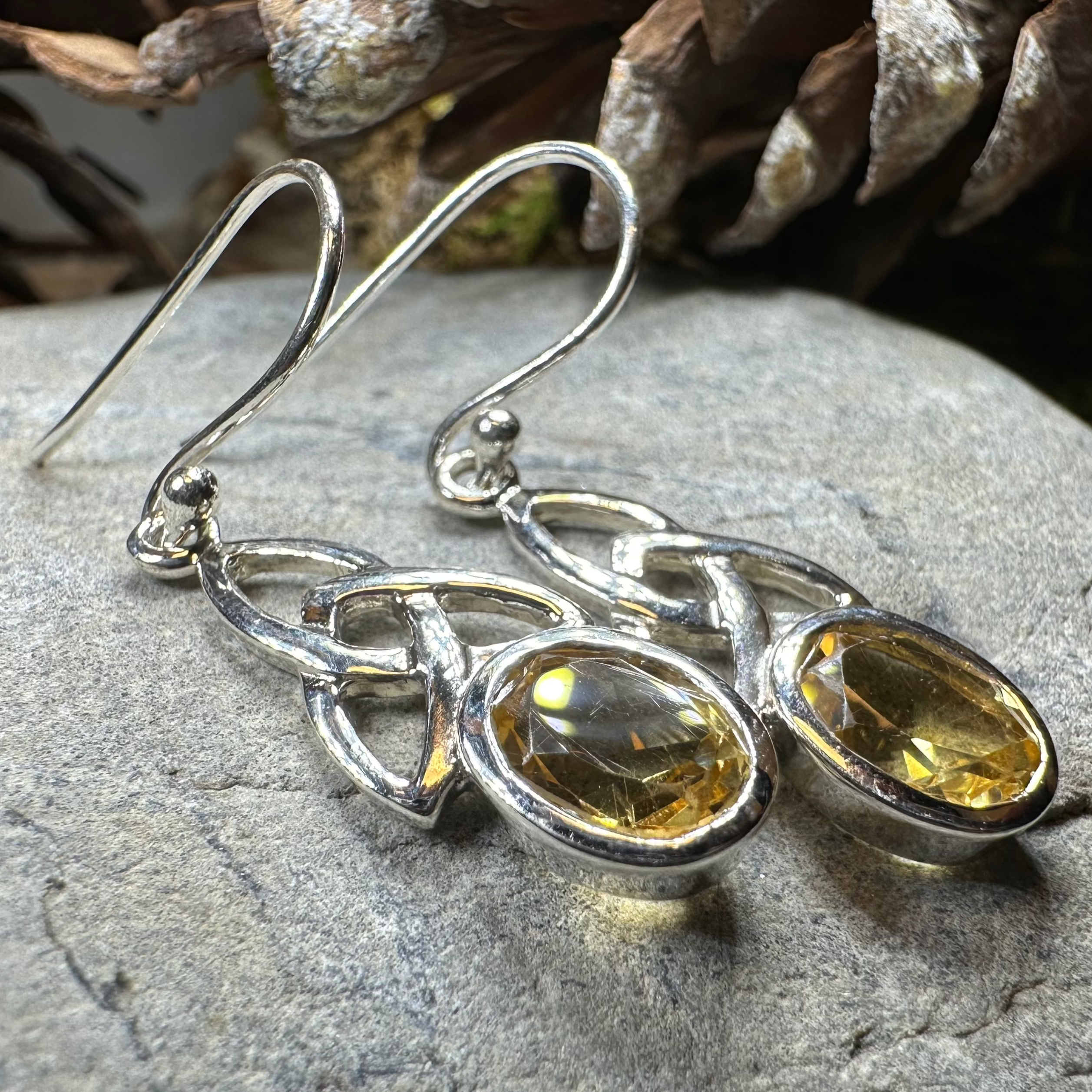 Hellena Trinity Knot Earrings