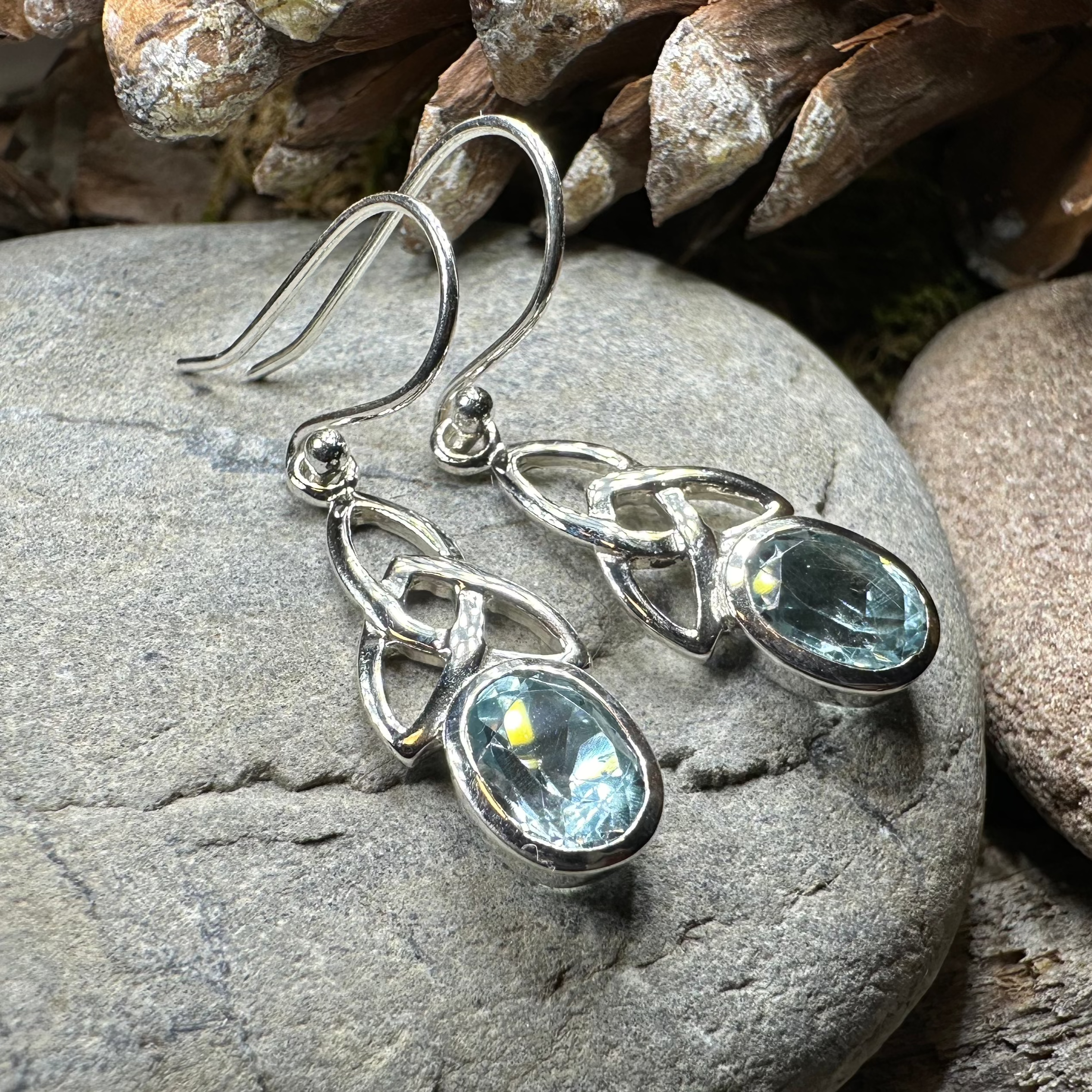 Hellena Trinity Knot Earrings