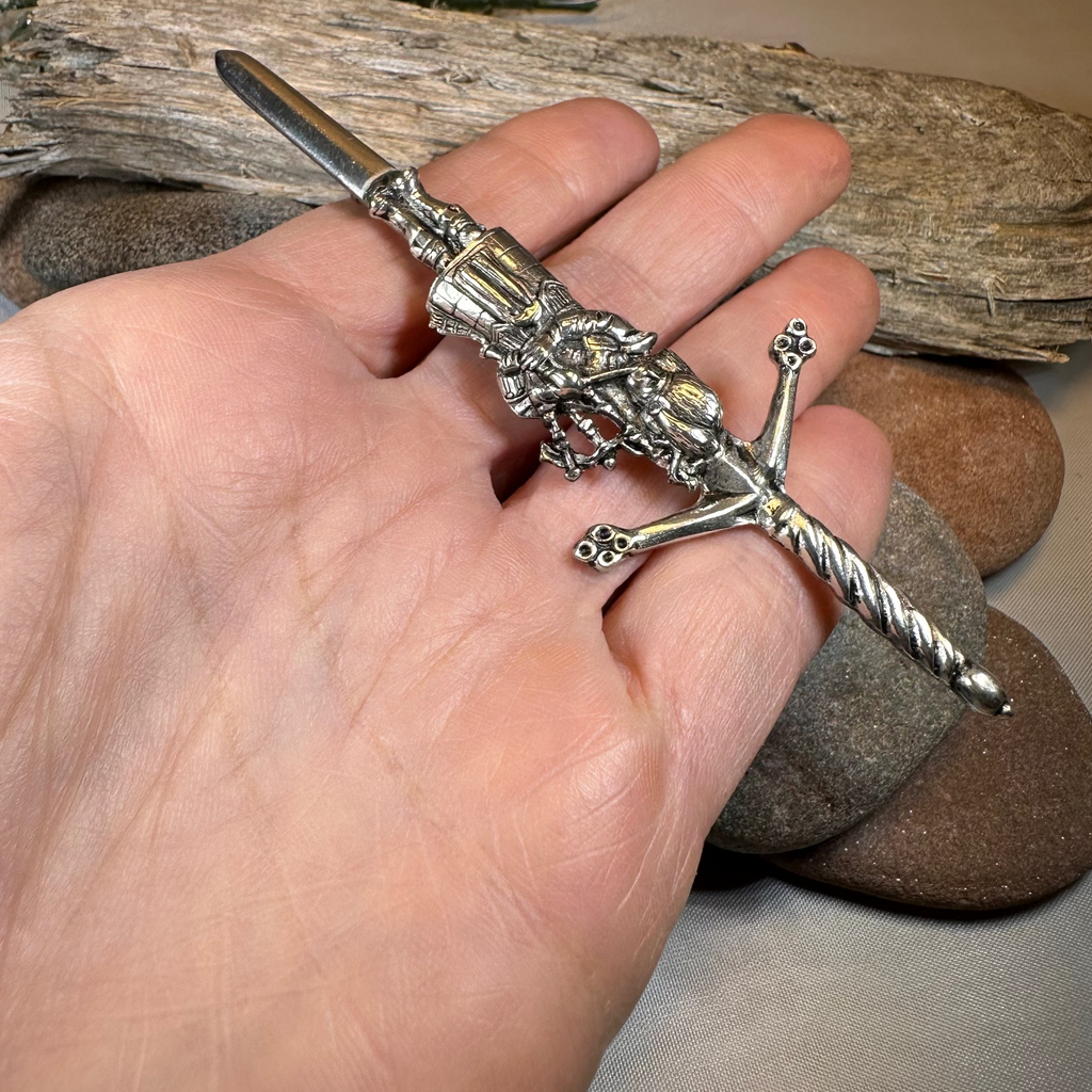 Highland Bagpiper Kilt Pin