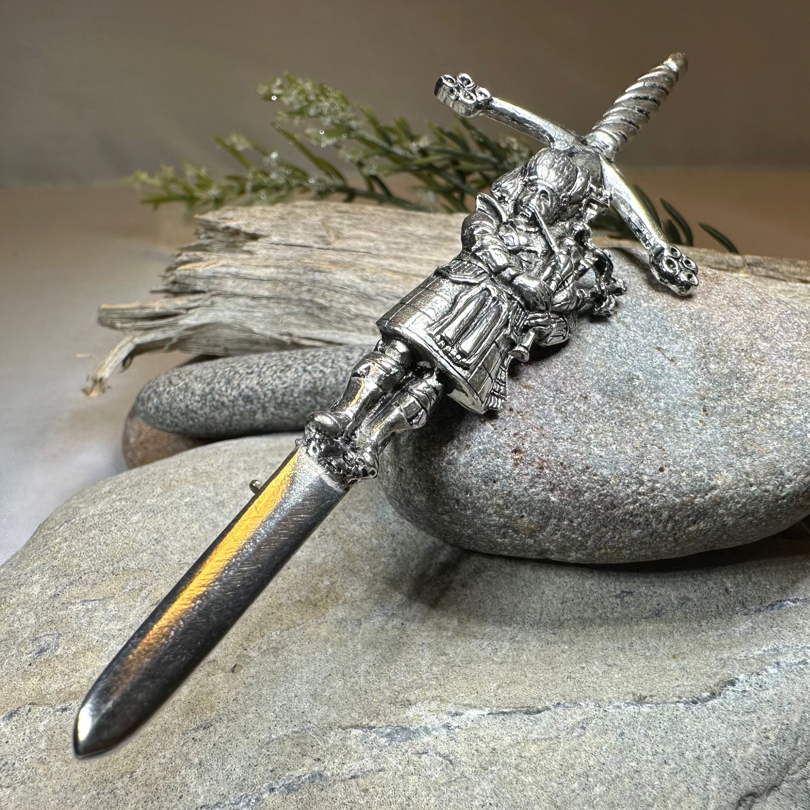 Highland Bagpiper Kilt Pin