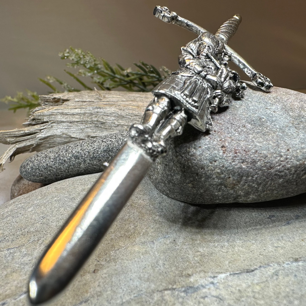 Highland Bagpiper Kilt Pin