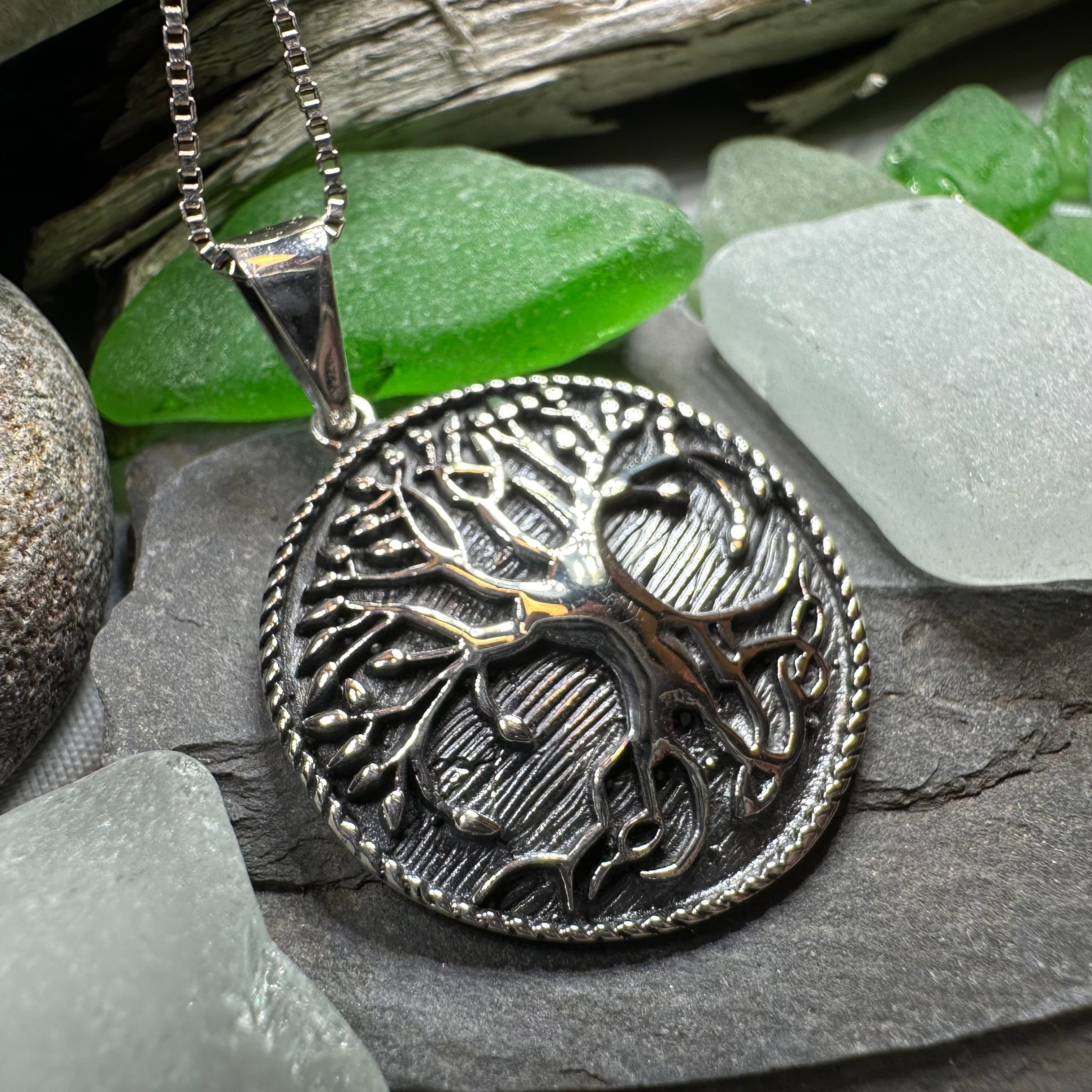 Duille Celtic Tree of Life Necklace in Sterling Silver