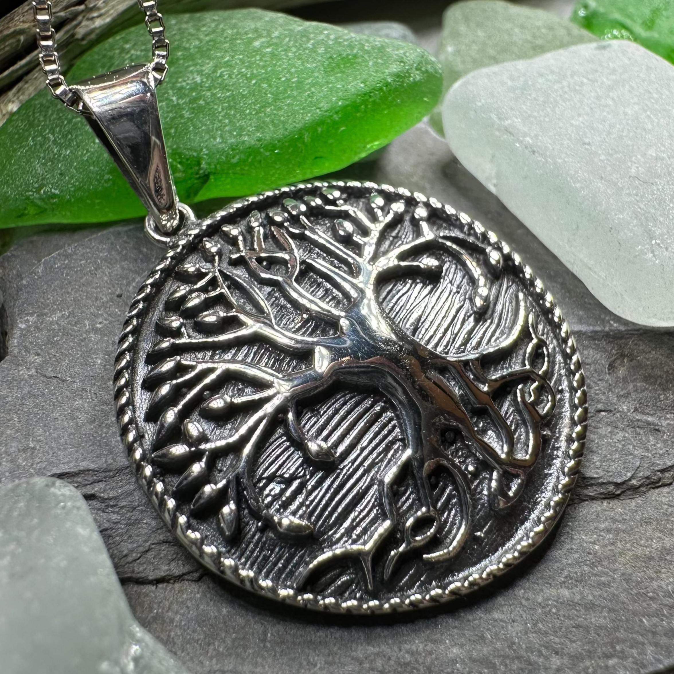 Duille Celtic Tree of Life Necklace in Sterling Silver