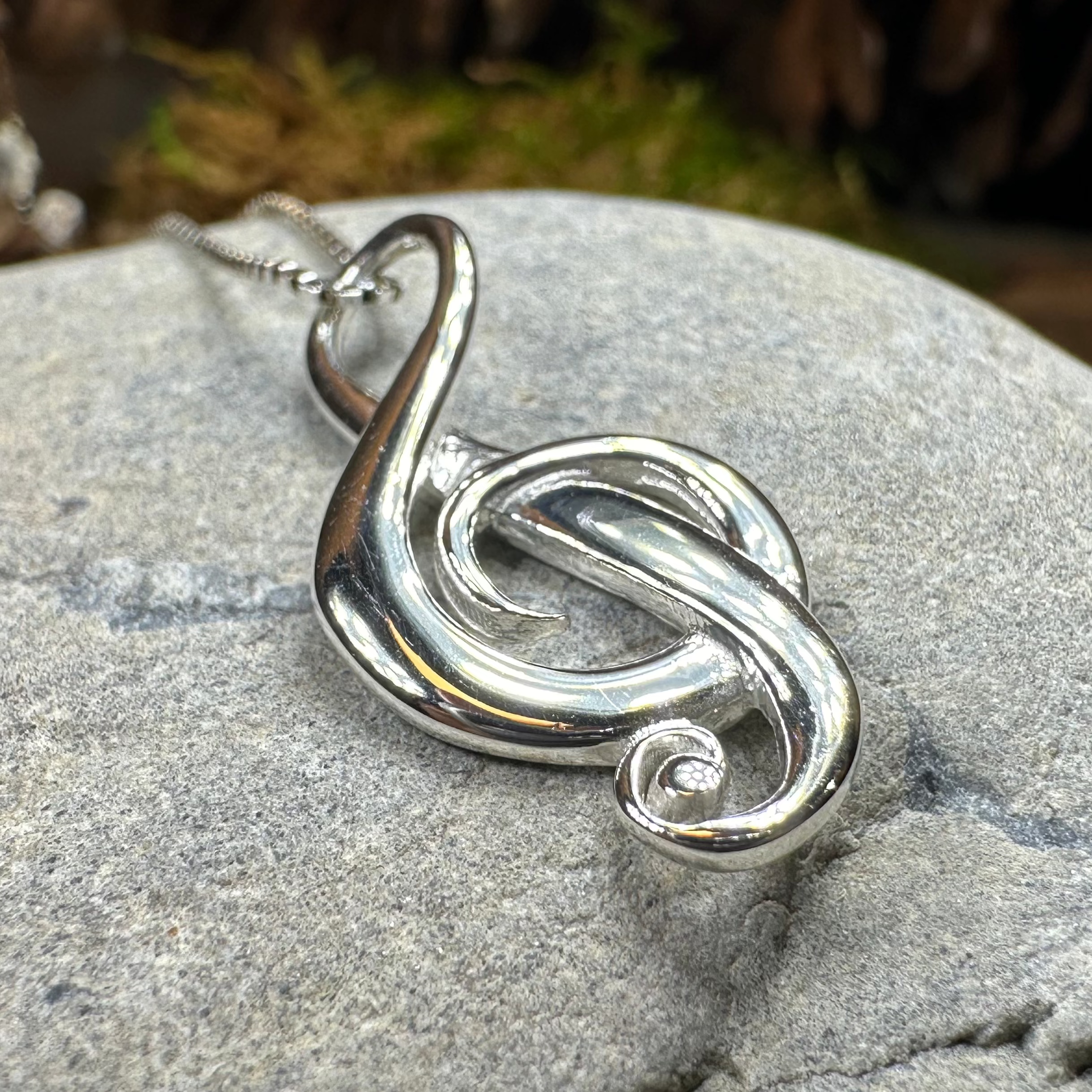 Elegant Music Necklace