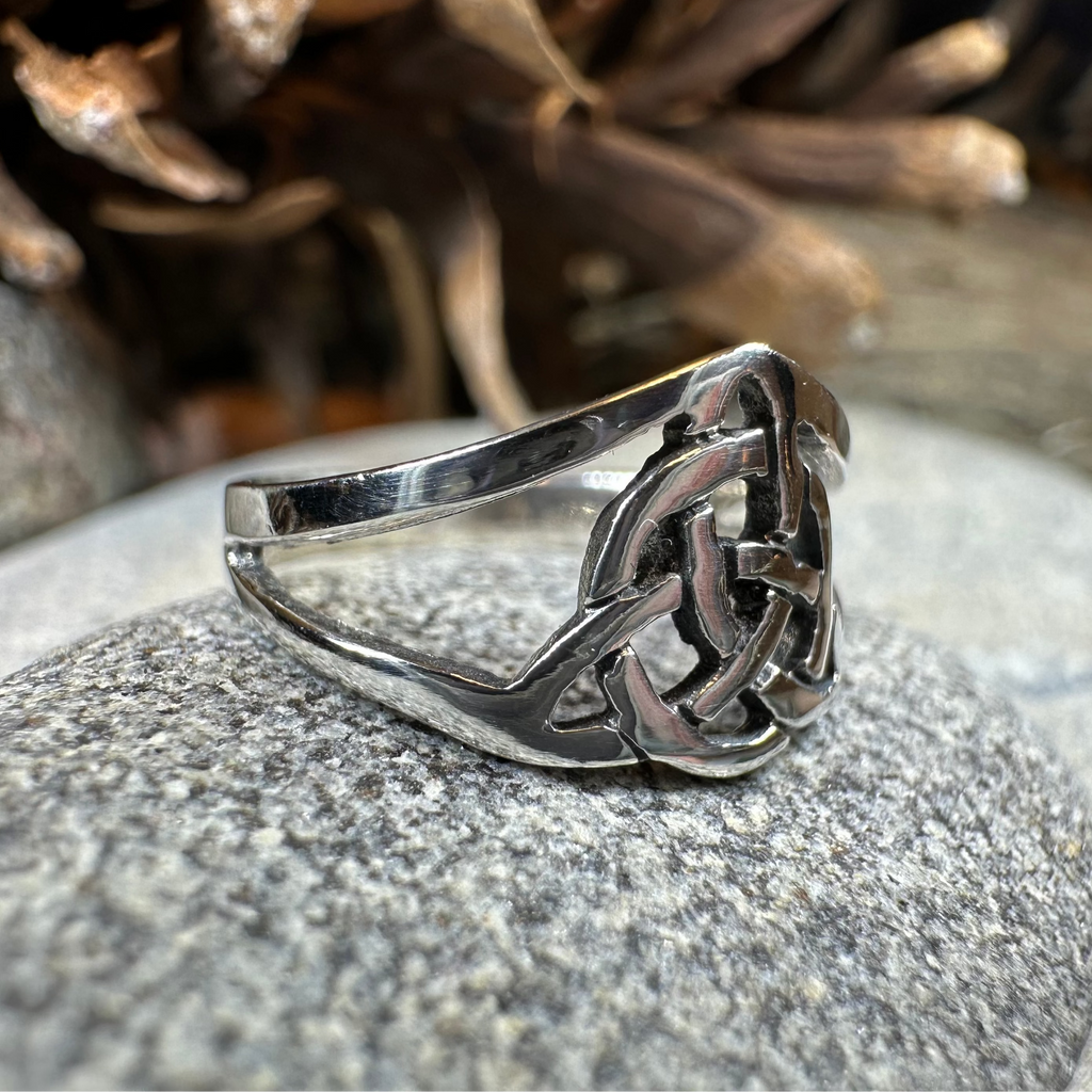 Dainty Little Celtic Ring