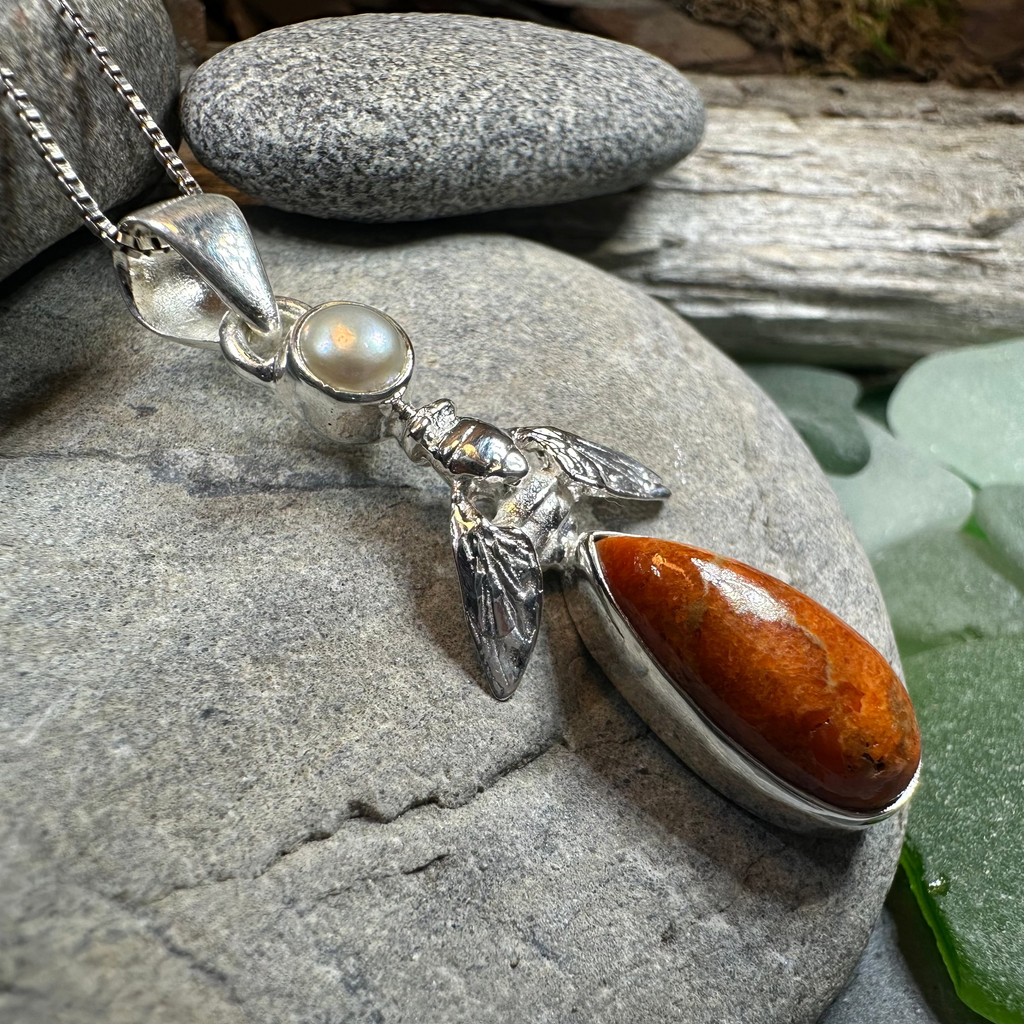 Summer Garden Bee Necklace