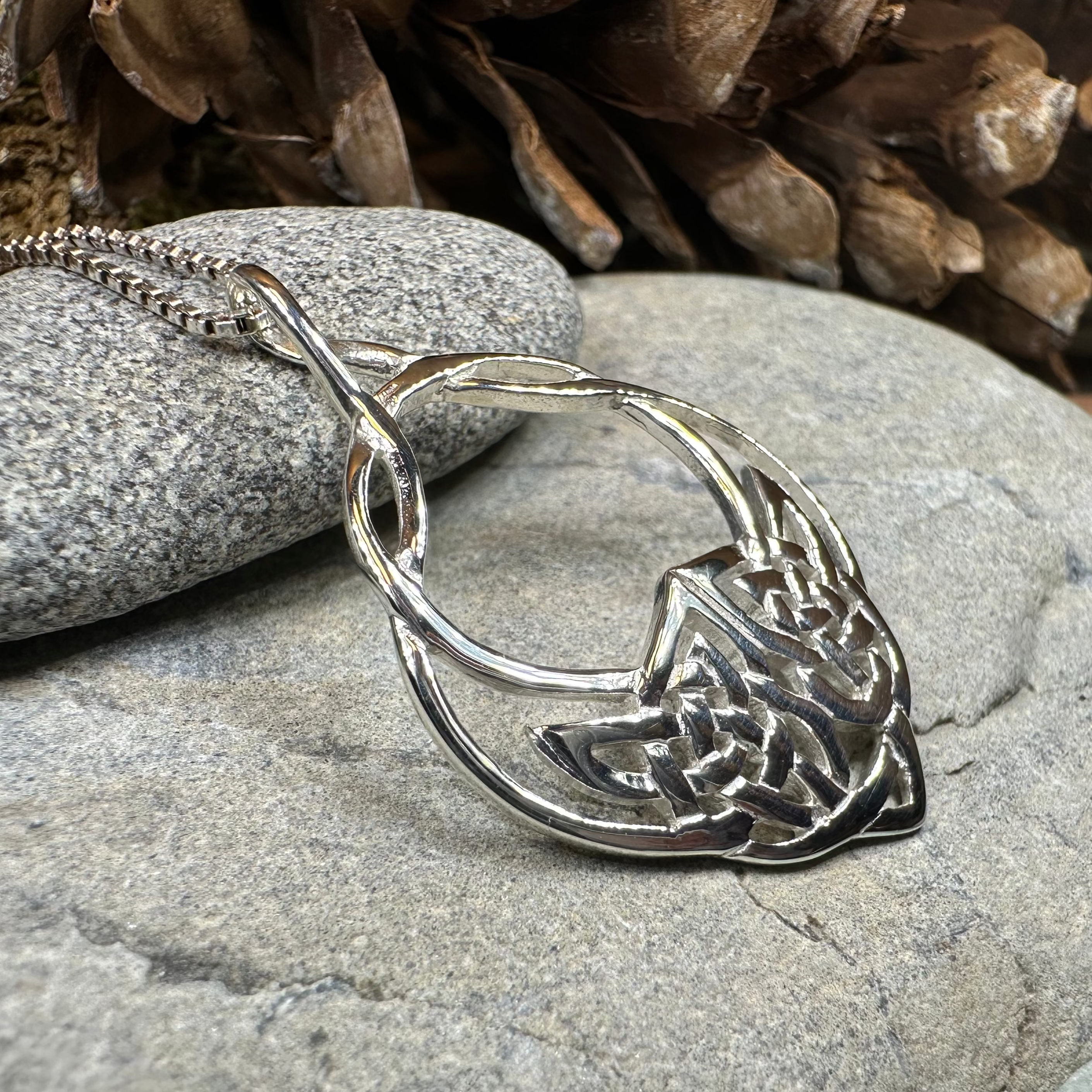Lira Celtic Knot Necklace