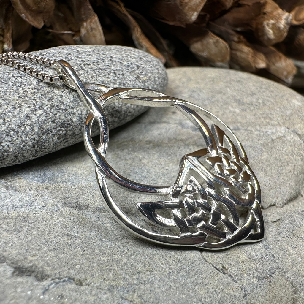 Lira Celtic Knot Necklace
