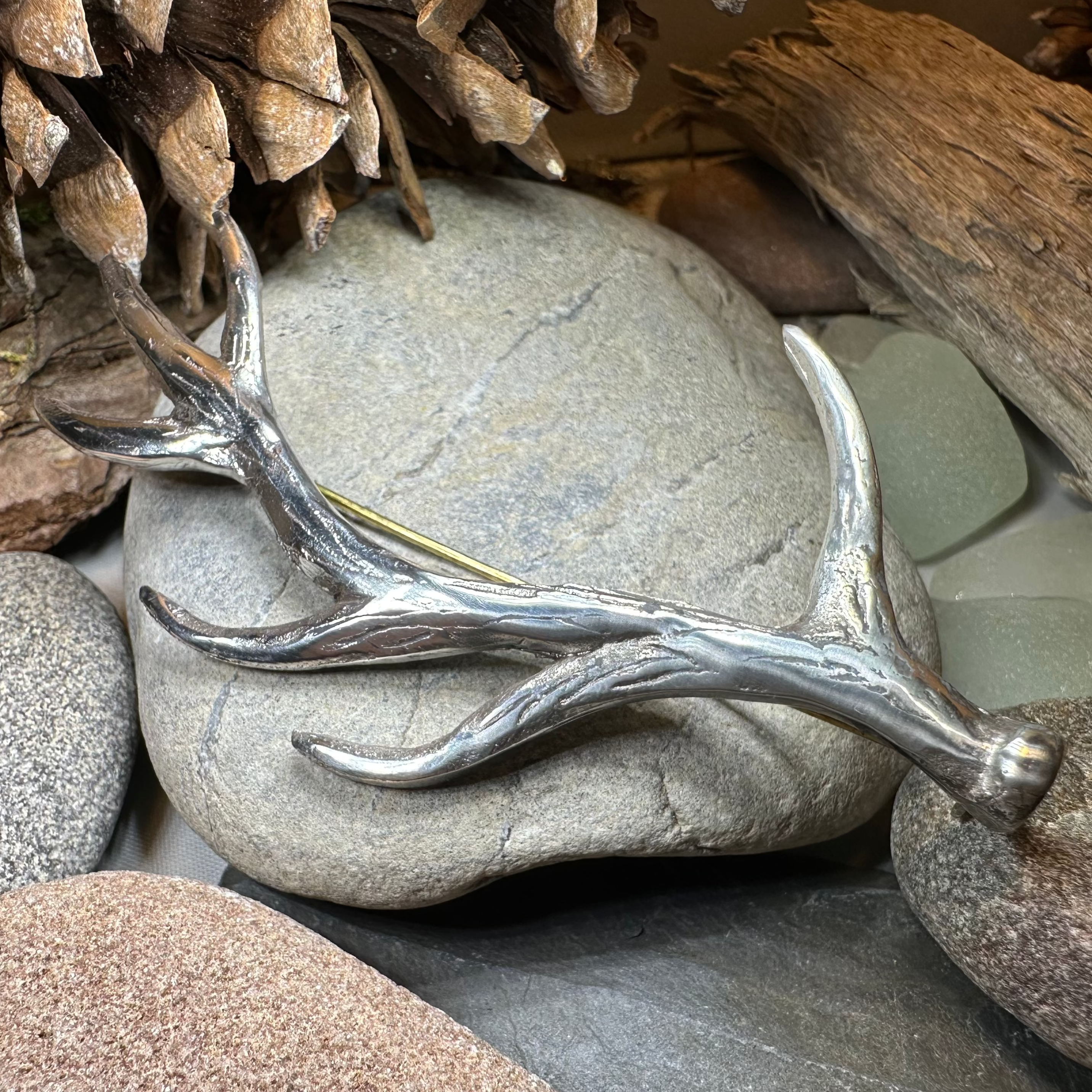 Damh Antler Kilt Pin - Handmade in Scotland