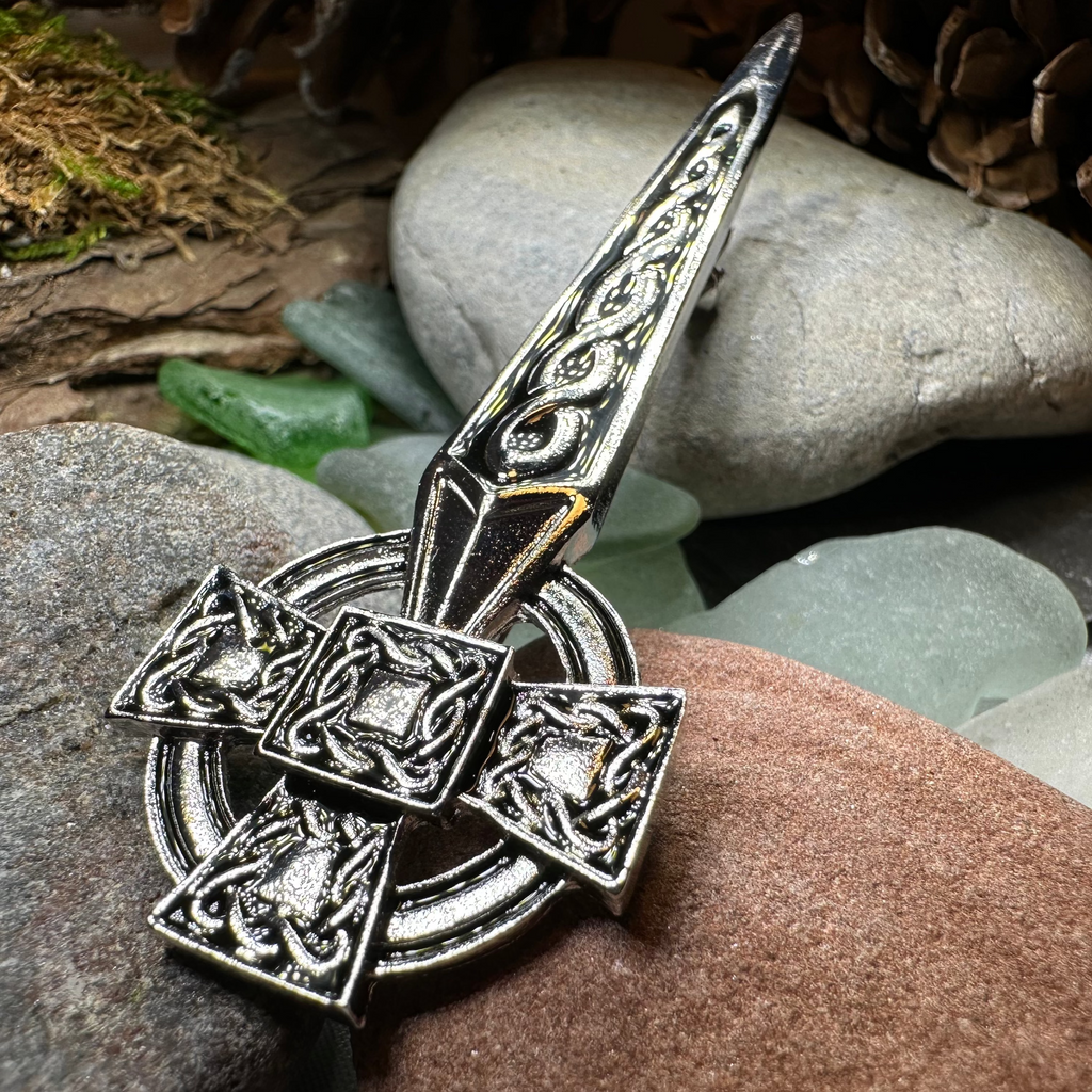 Classic Celtic Cross Kilt Pin
