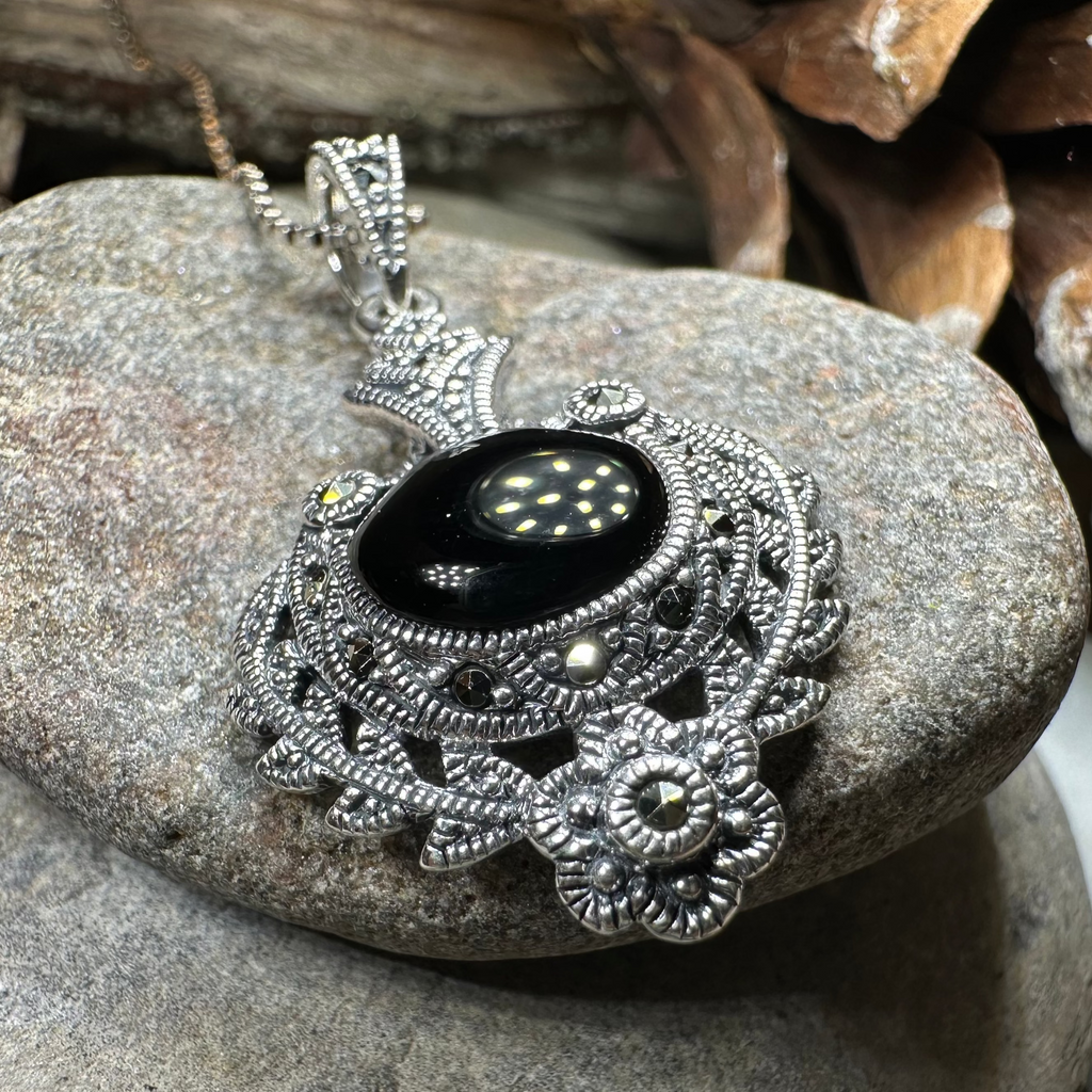 Vintage Onyx Celtic Necklace