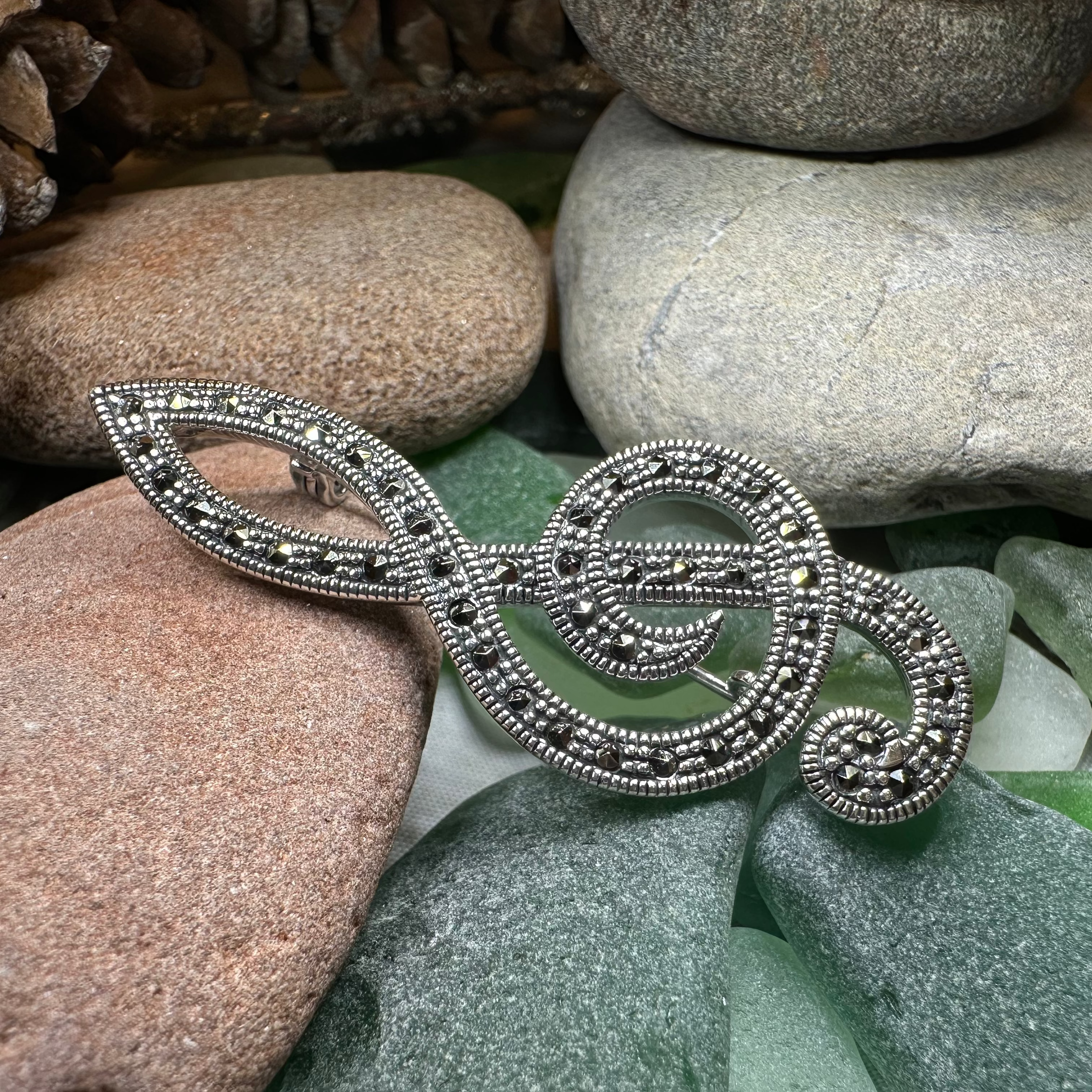 Prima Donna Music Note Brooch