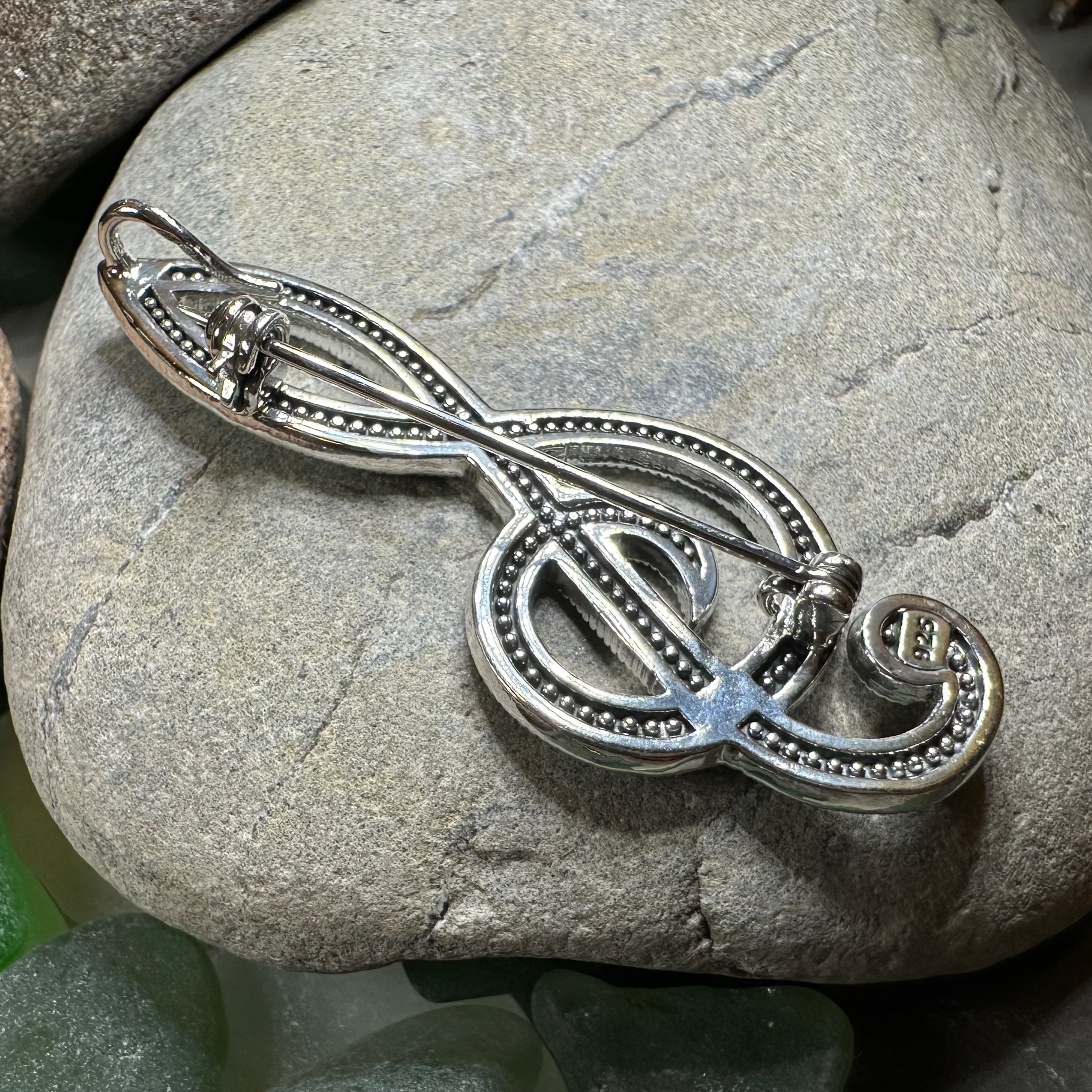 Prima Donna Music Note Brooch