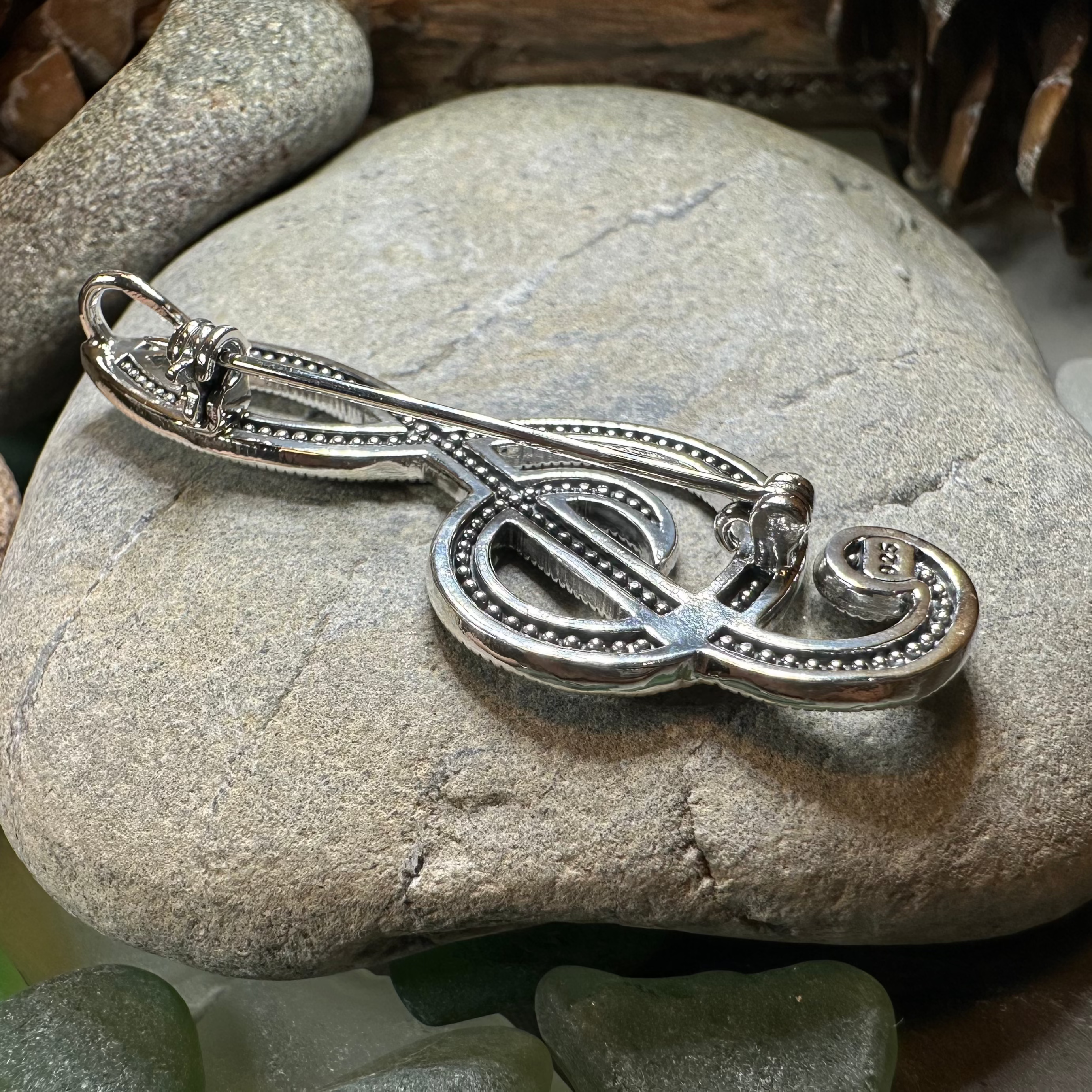 Prima Donna Music Note Brooch