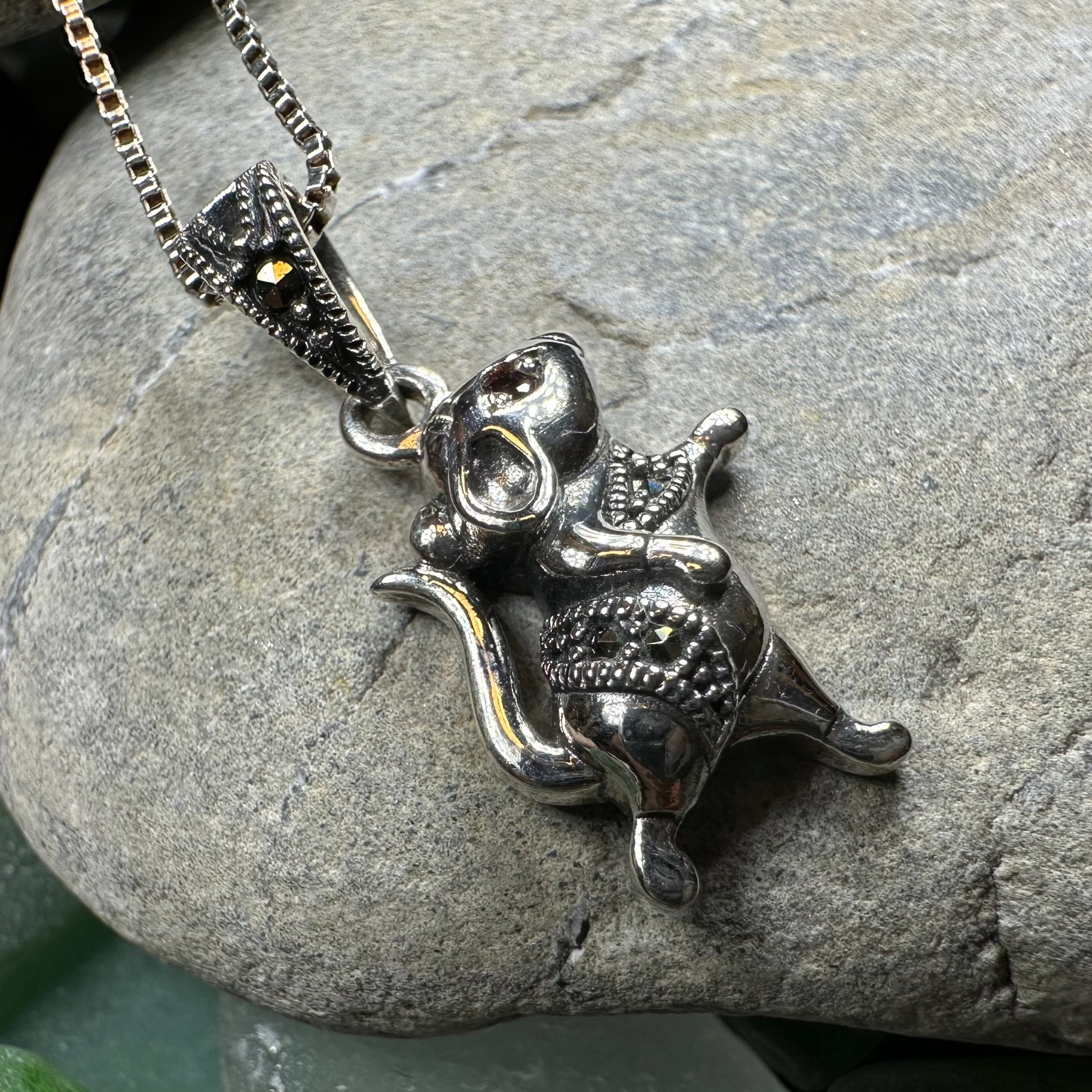 Luch Little Mouse Necklace
