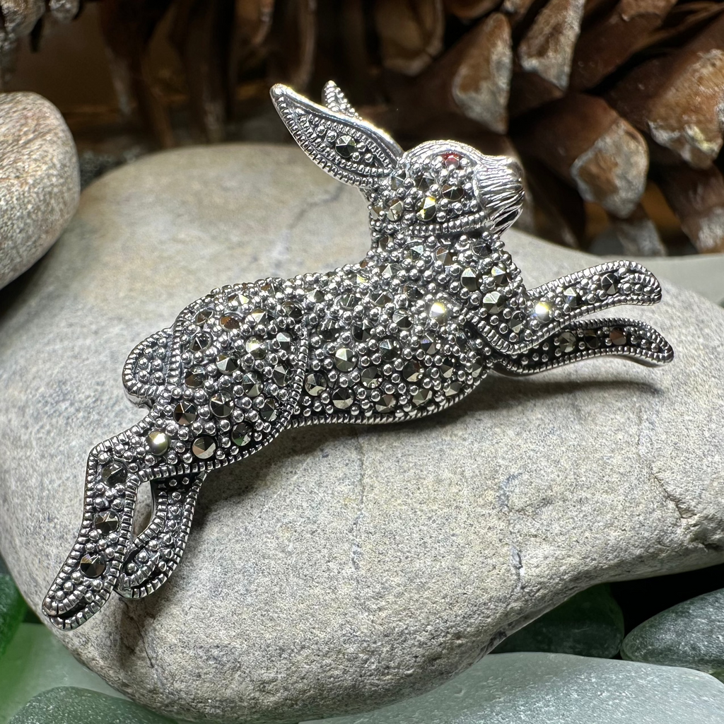 Coinín Marcasite Rabbit Brooch in Sterling Silver