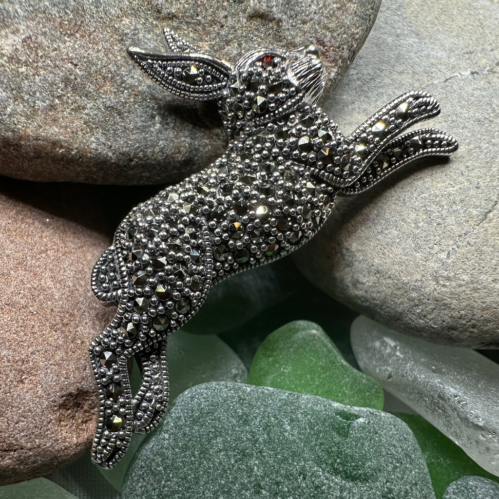 Coinín Marcasite Rabbit Brooch in Sterling Silver