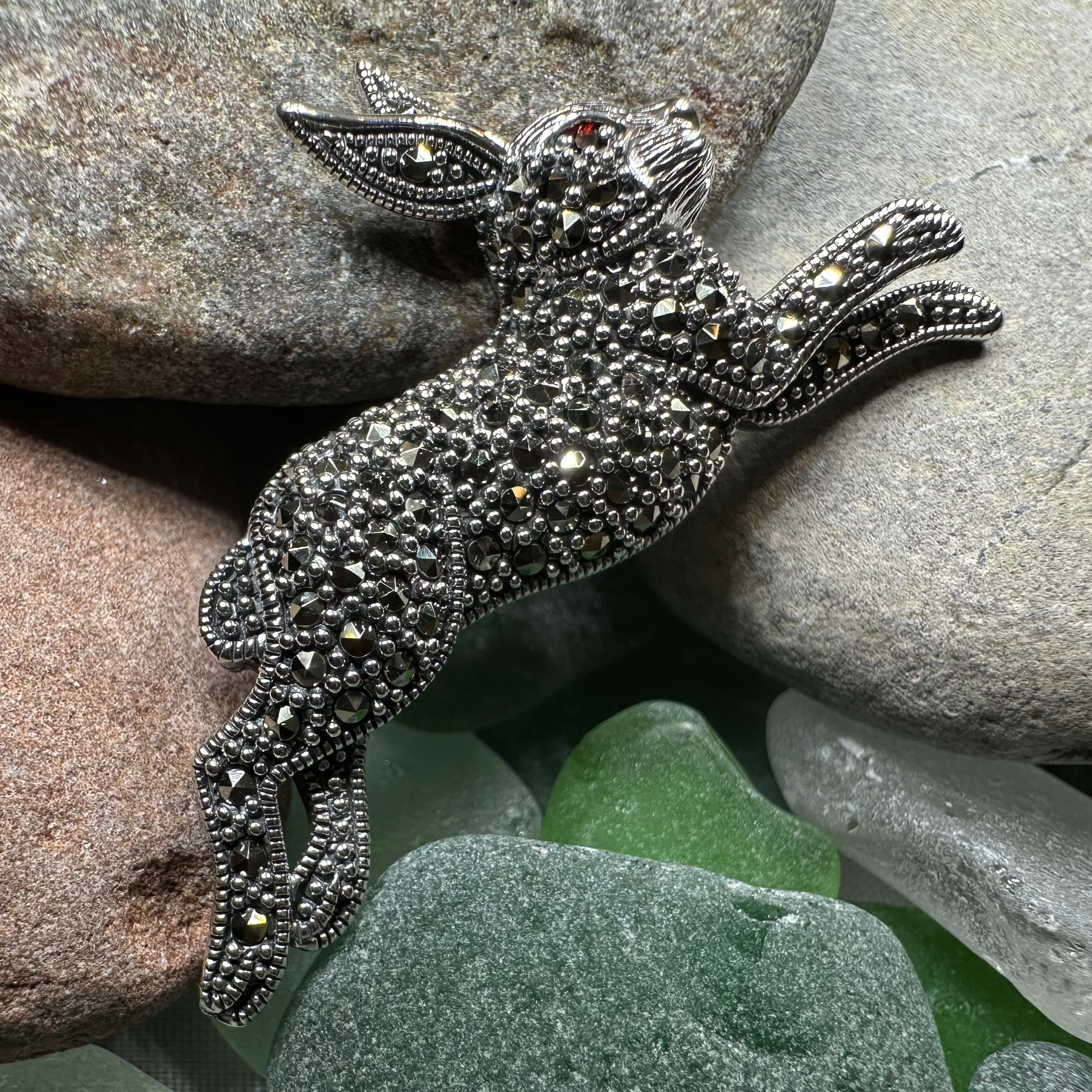 Coinín Marcasite Rabbit Brooch in Sterling Silver
