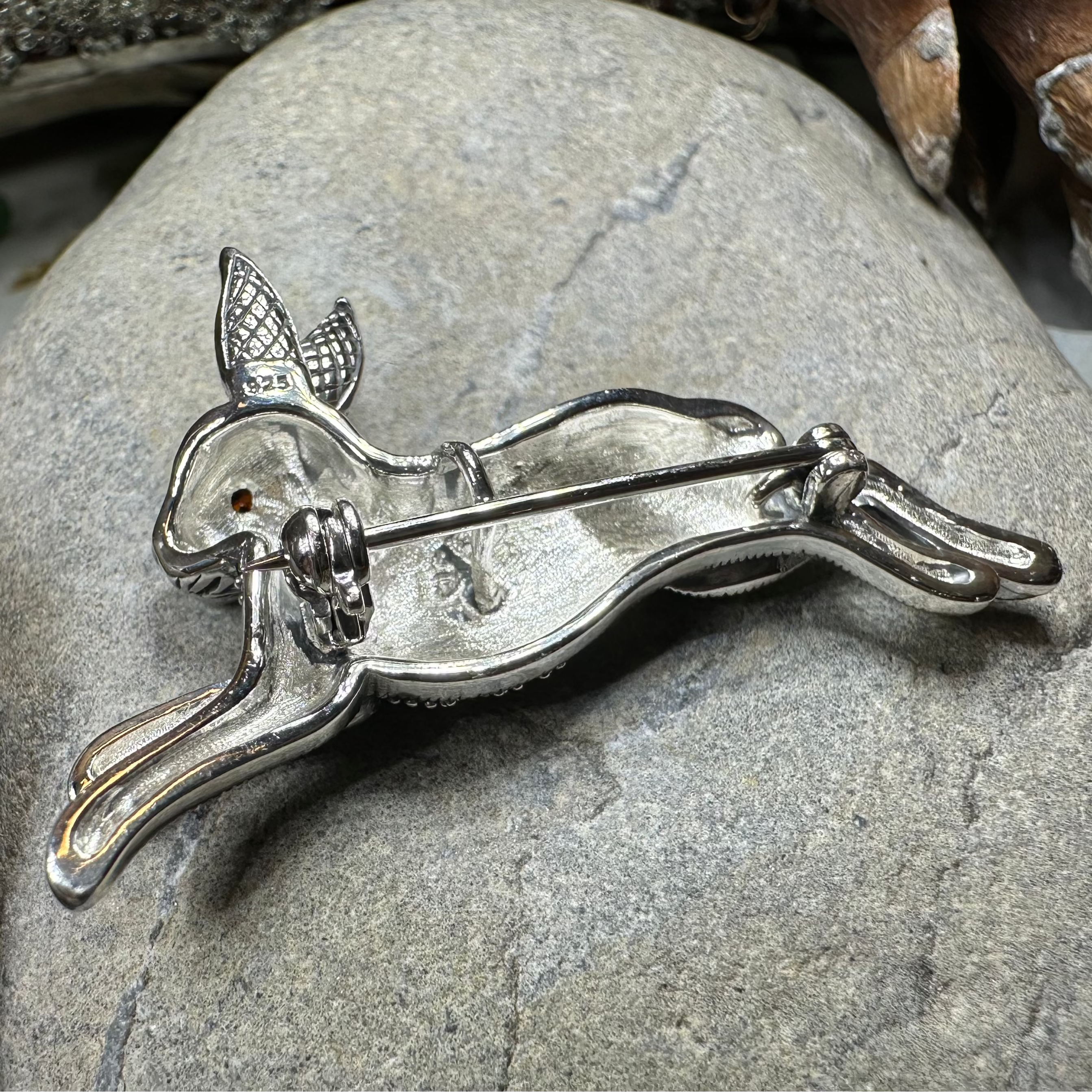 Coinín Marcasite Rabbit Brooch in Sterling Silver