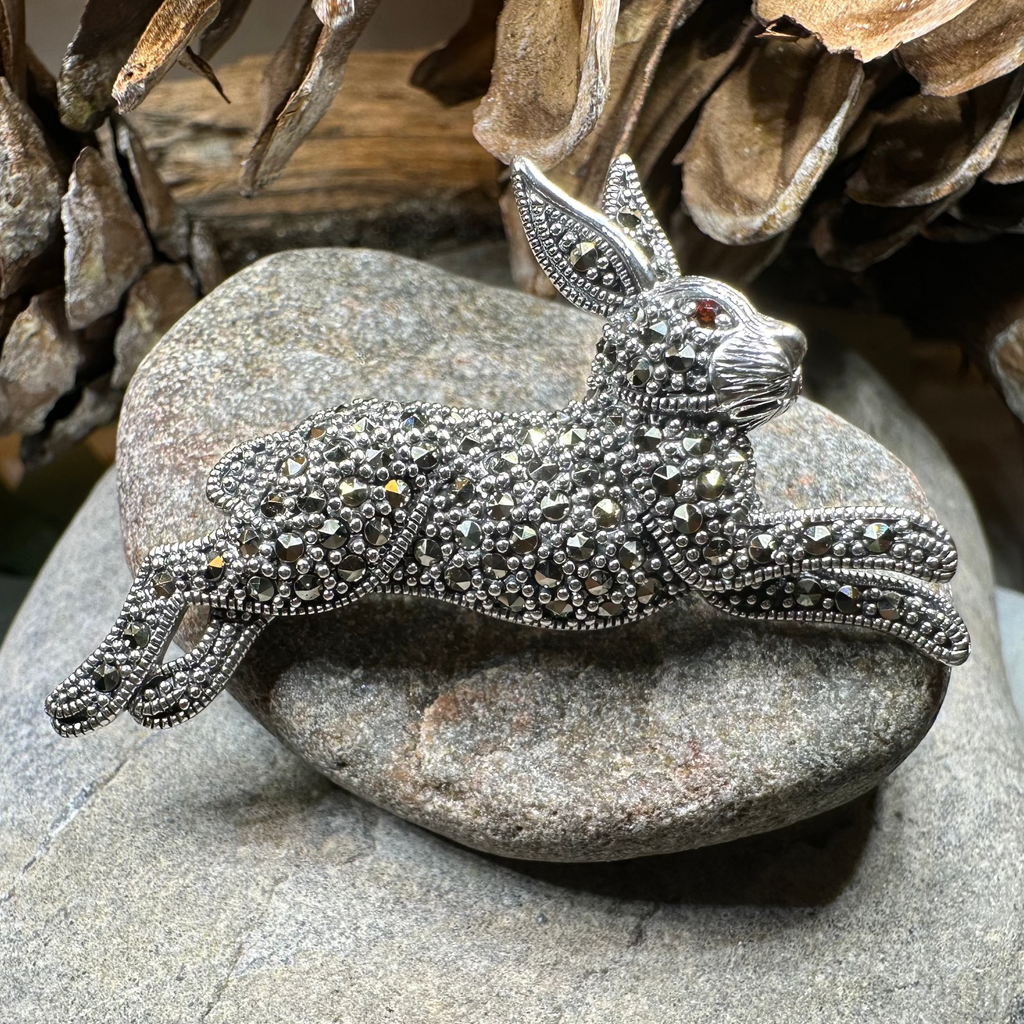Coinín Marcasite Rabbit Brooch in Sterling Silver