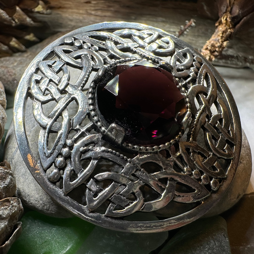 Cruithne Celtic Knot Brooch