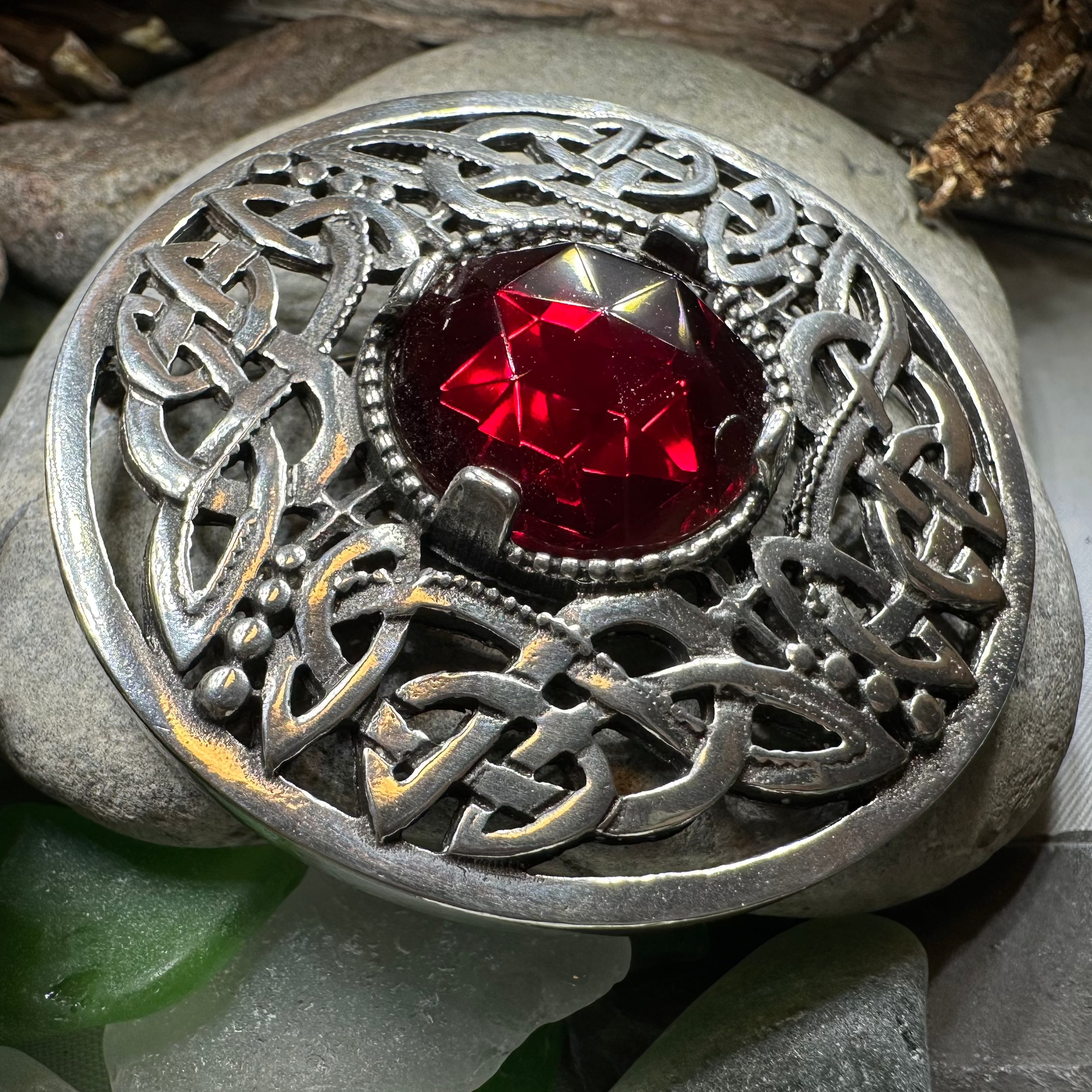 Cruithne Celtic Knot Brooch