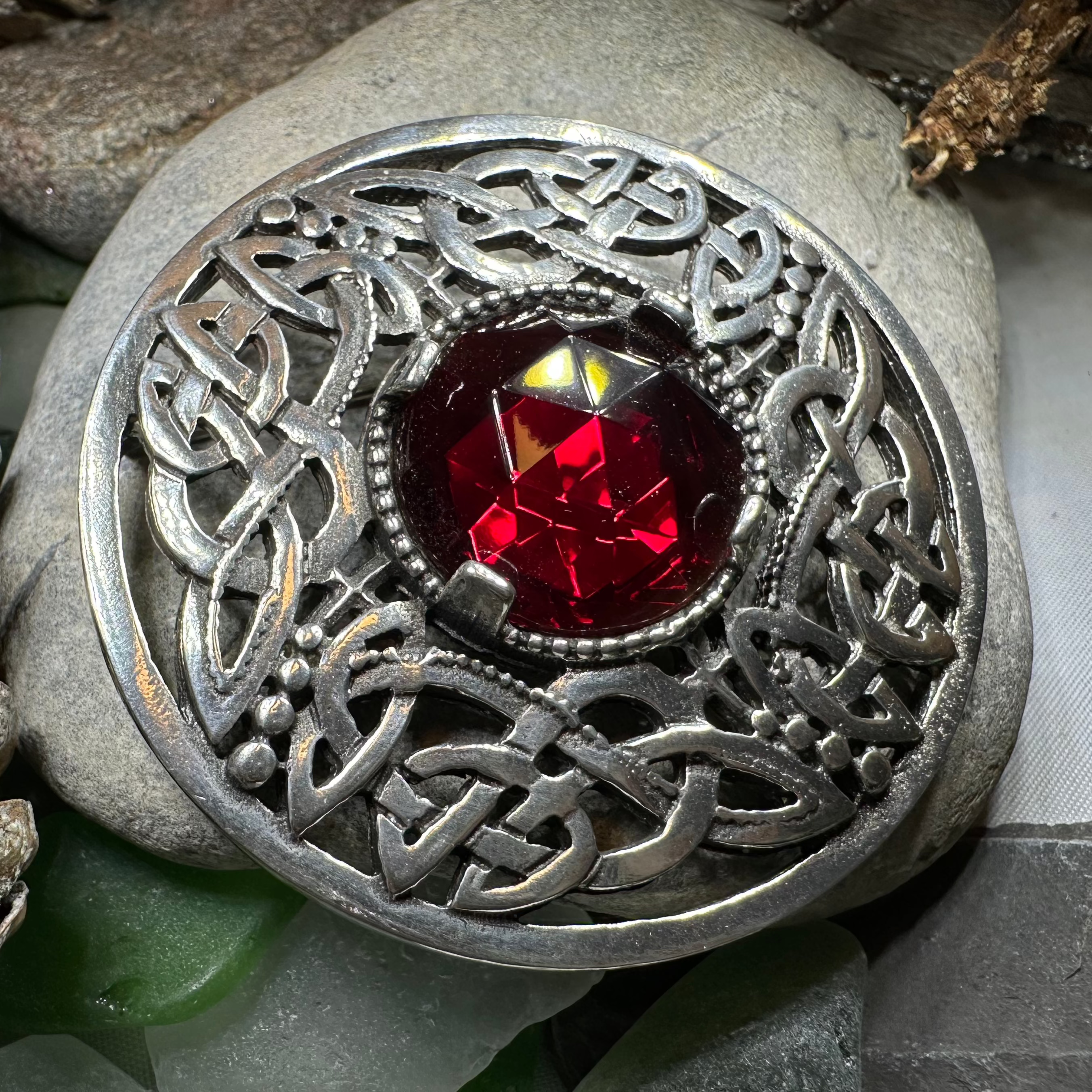 Cruithne Celtic Knot Brooch