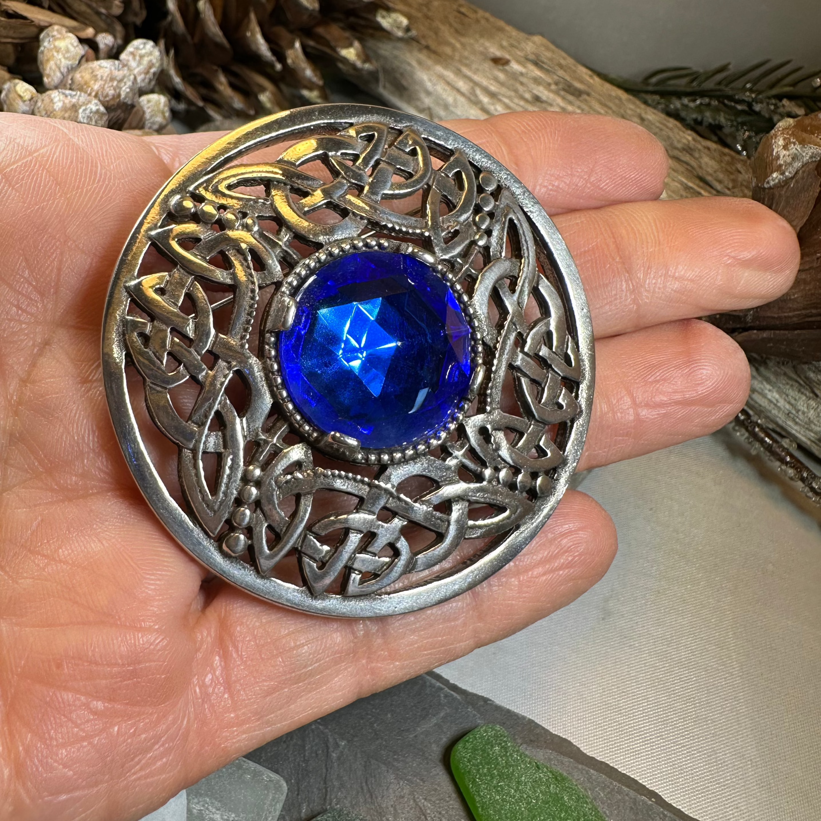 Cruithne Celtic Knot Brooch