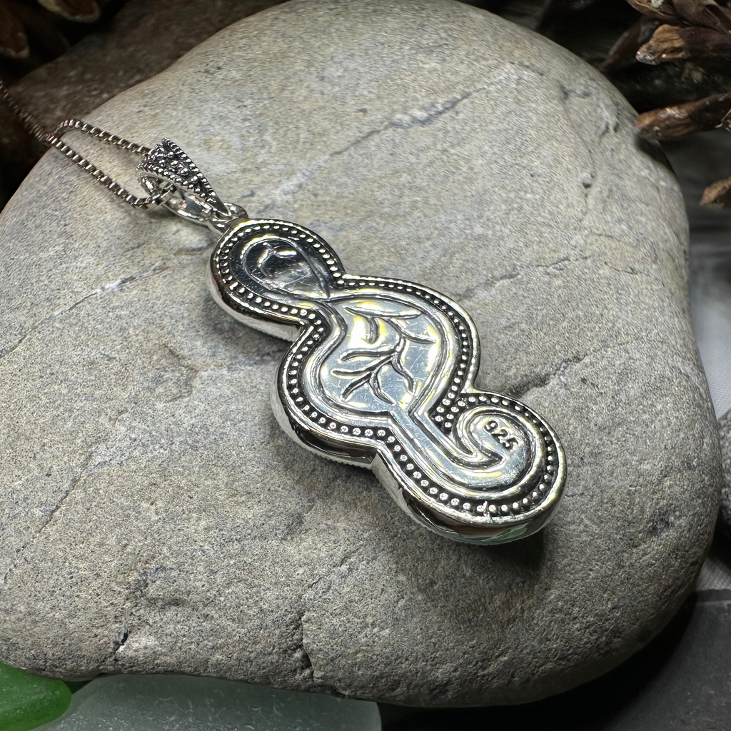 Crescendo Music Note Necklace