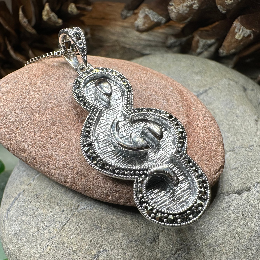 Crescendo Music Note Necklace