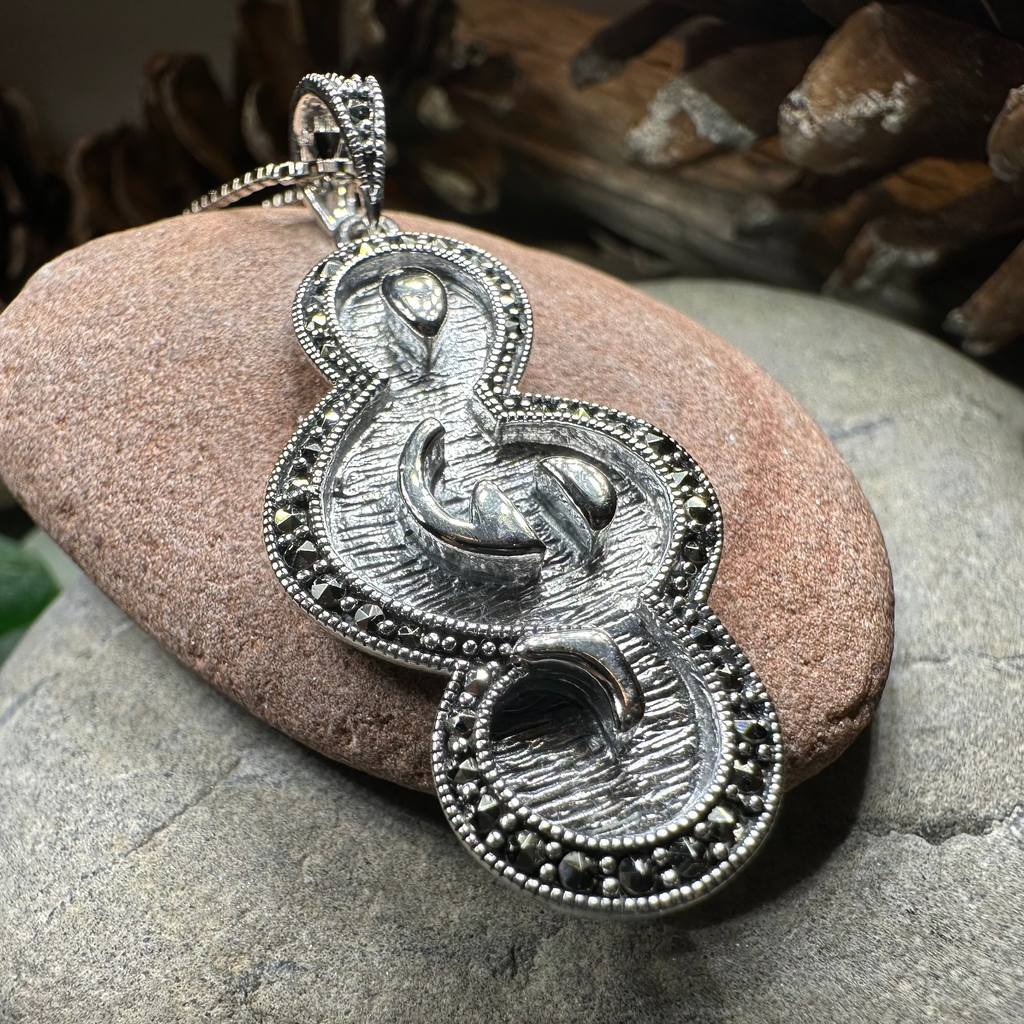 Crescendo Music Note Necklace