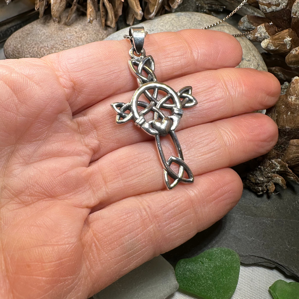 Mo Ghrá Claddagh Celtic Cross