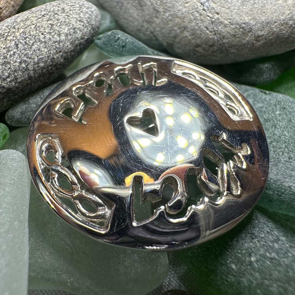 Scots Gaelic "Little Kisses" Brooch - Handmade in Scotland
