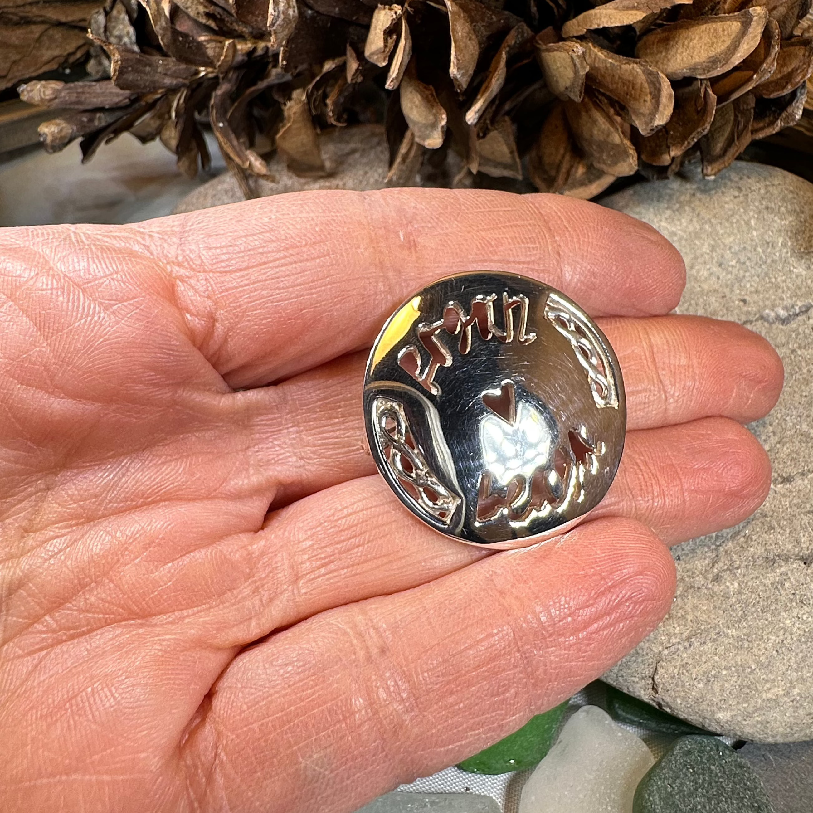 Scots Gaelic "Little Kisses" Brooch - Handmade in Scotland