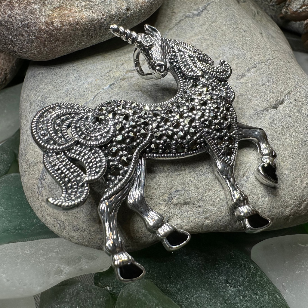 Elegant Unicorn of Scotland Pin