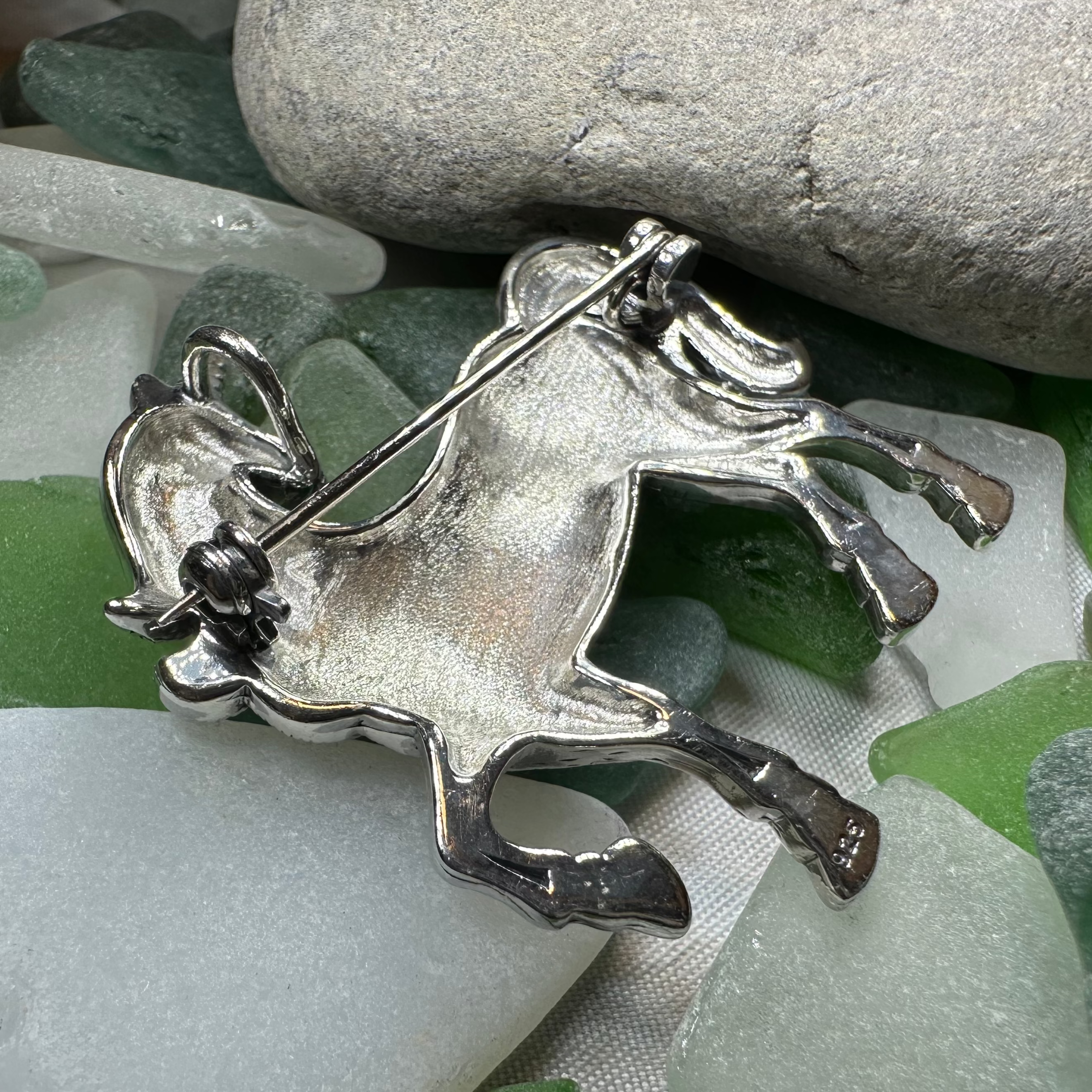 Elegant Unicorn of Scotland Pin