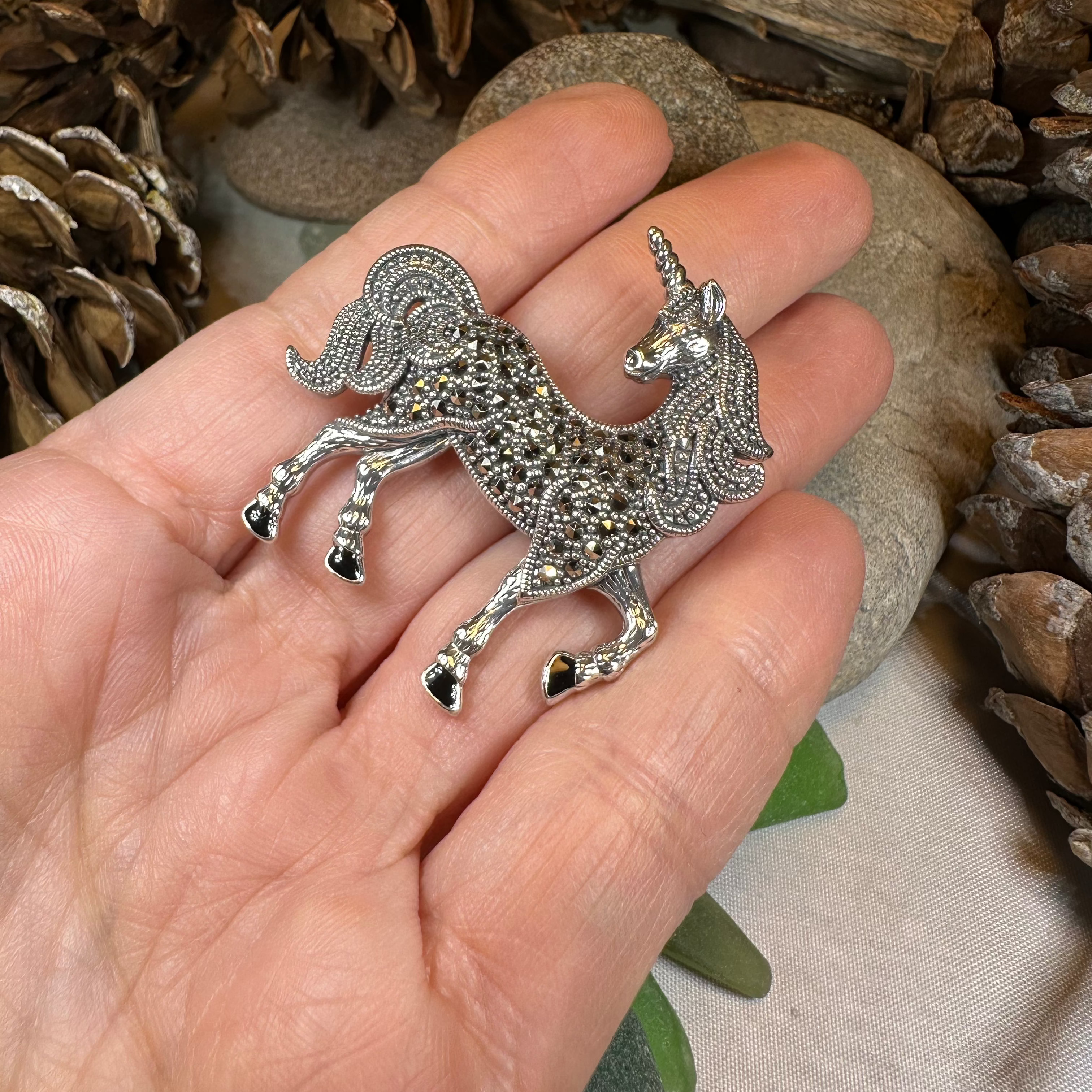 Elegant Unicorn of Scotland Pin