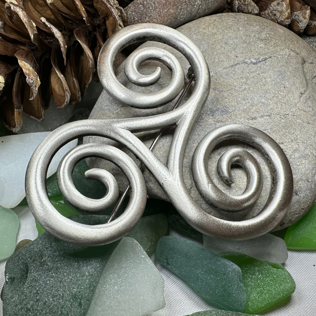 Vesunna Large Celtic Spiral Brooch