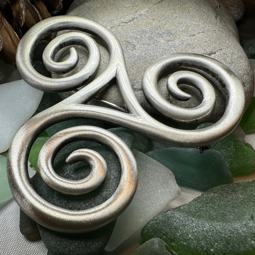 Vesunna Large Celtic Spiral Brooch