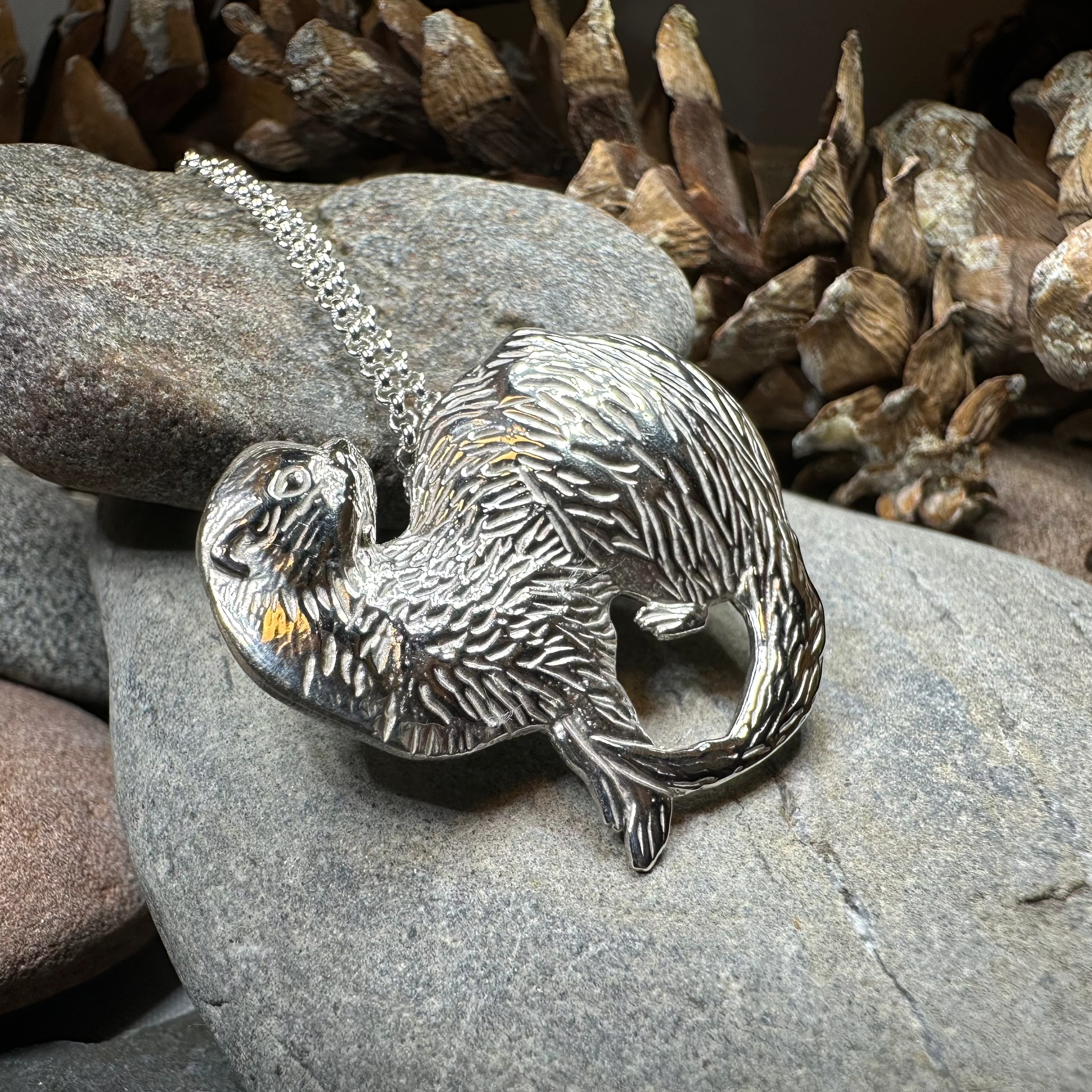 Dratsie Scottish Otter Necklace