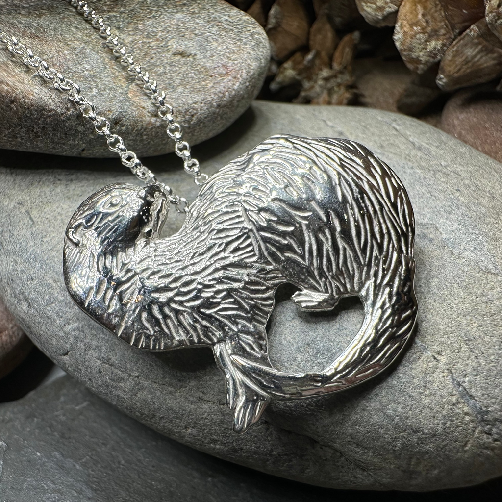Dratsie Scottish Otter Necklace